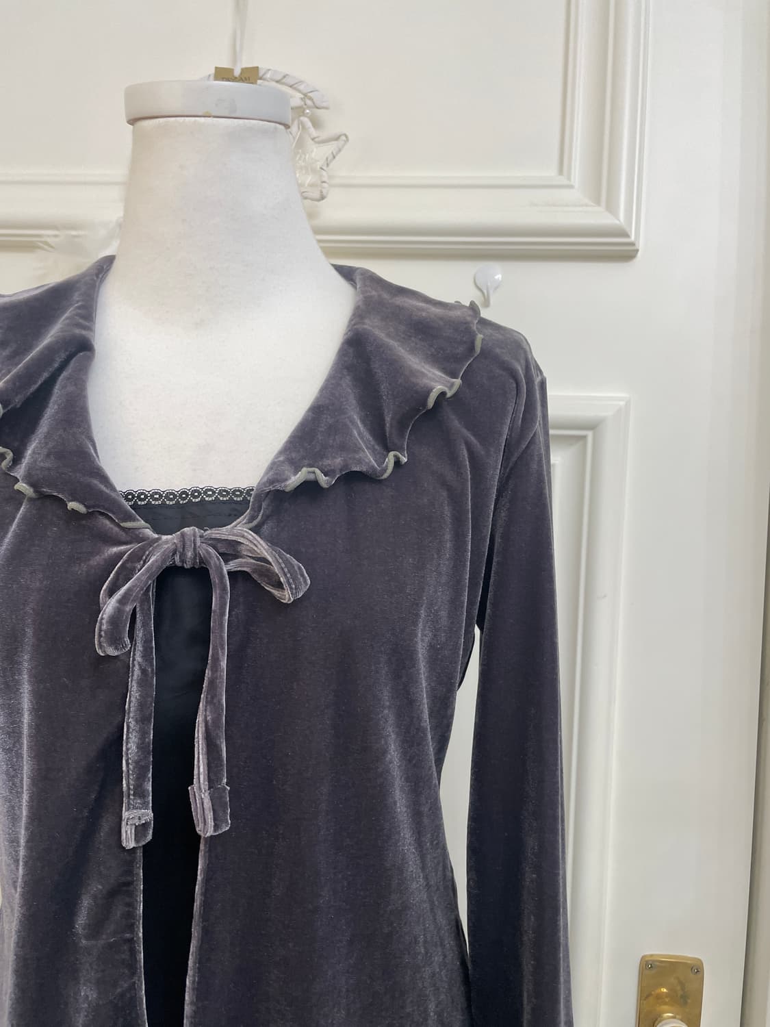 charcoal velvet bow point ruffle cardiga 상품이미지6