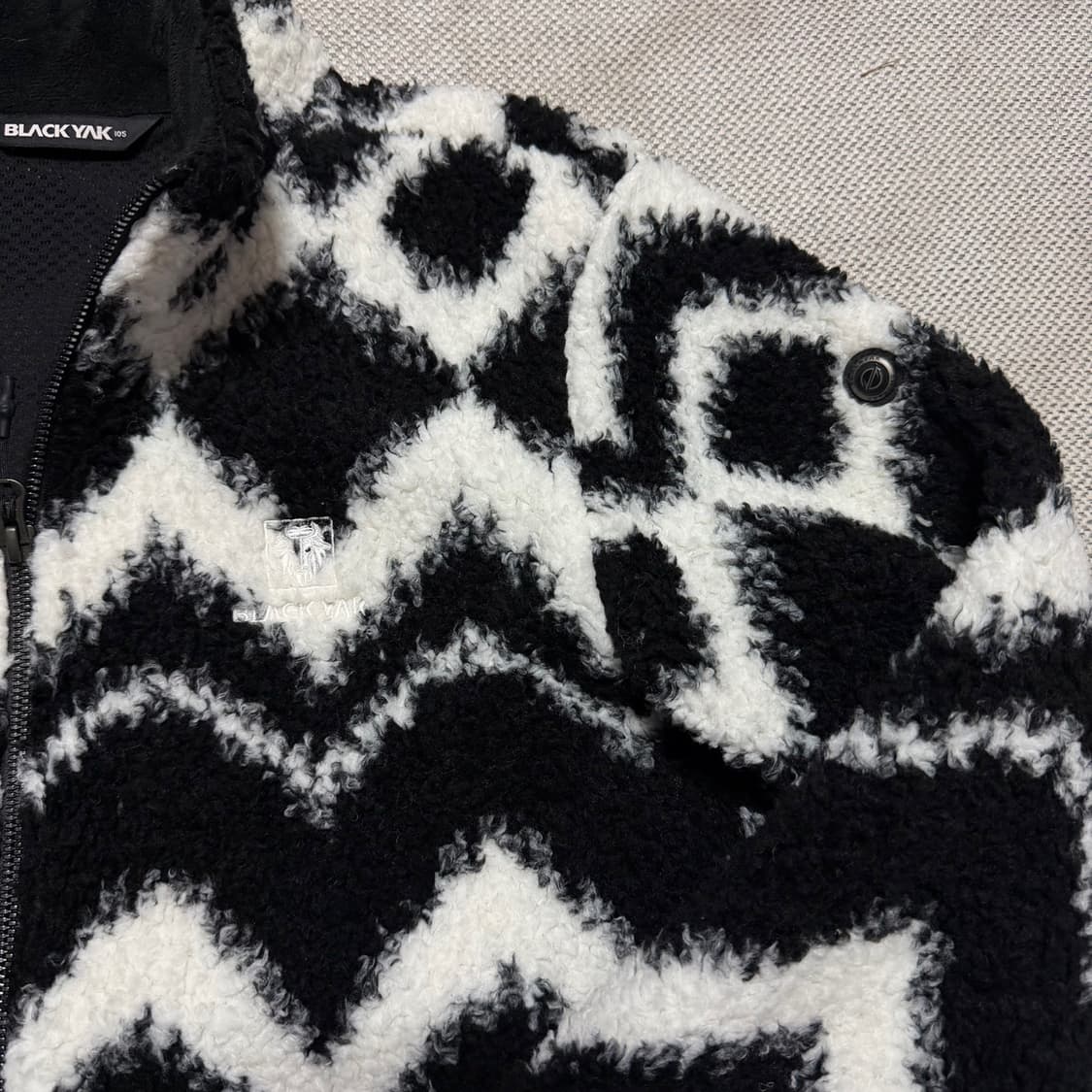블랙야크 패턴 뽀글이 플리스 자켓 상품이미지3