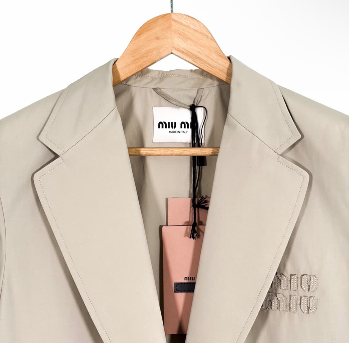 [38] 미우미우 24fw 여성 셔츠 레이어드 싱글 블레이저 자켓 베이지 상품이미지4