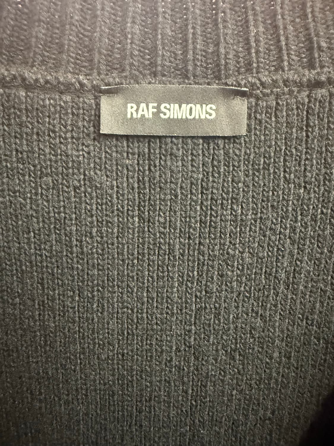 라프시몬스 16FW 컬렉션 오버핏가디건 GD착용버전 상품이미지2