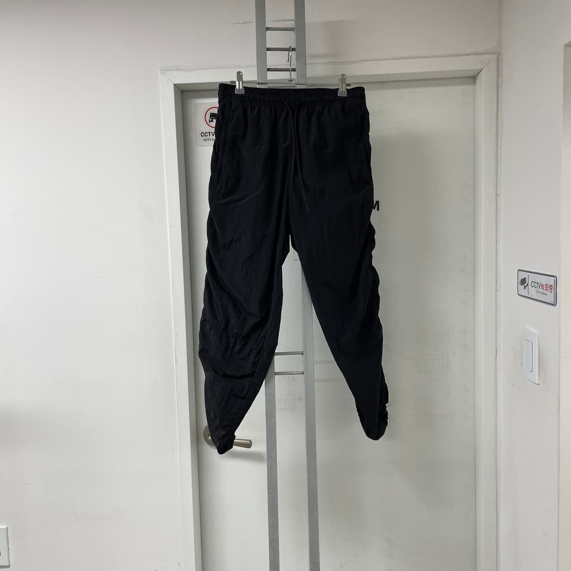 아디다스 블랙 조거 트레이닝 팬츠 S 상품이미지1