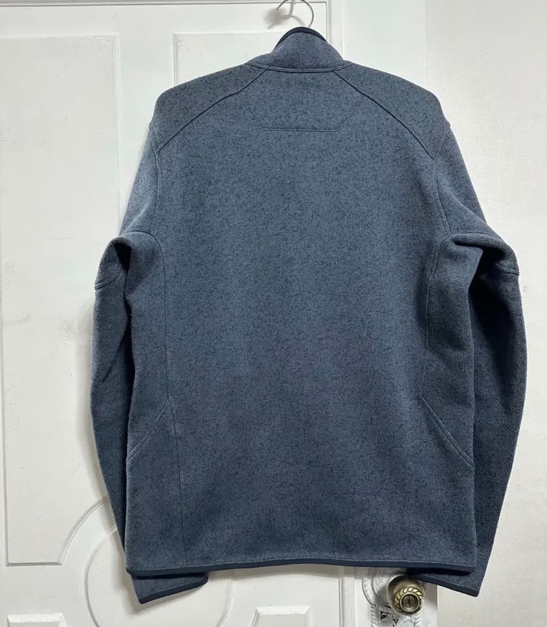 아크테릭스 커버트 가디건 M 사이즈  상태 9.0/10  찢김없이 상태  상품이미지2