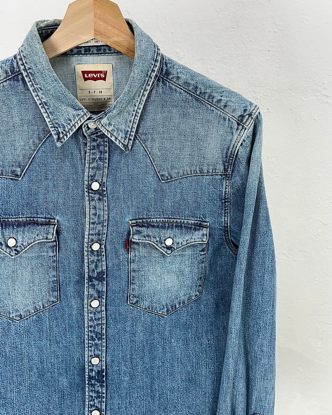 리바이스 웨스턴 펄 스냅 중청 블랭크 탭 데님 셔츠 상품이미지3