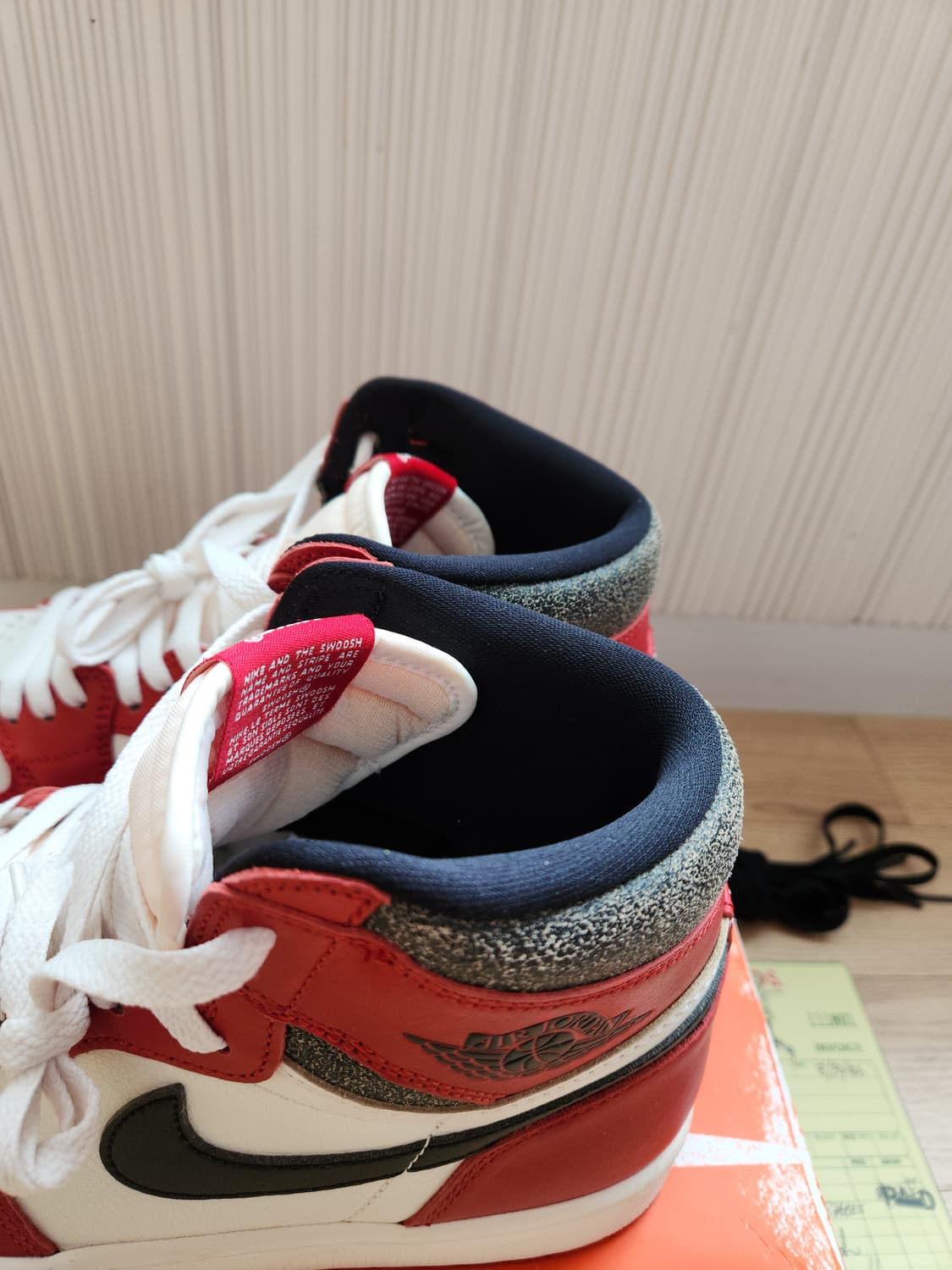 조던 1 레트로 하이 OG 시카고 로스트 앤 파운드 상품이미지4