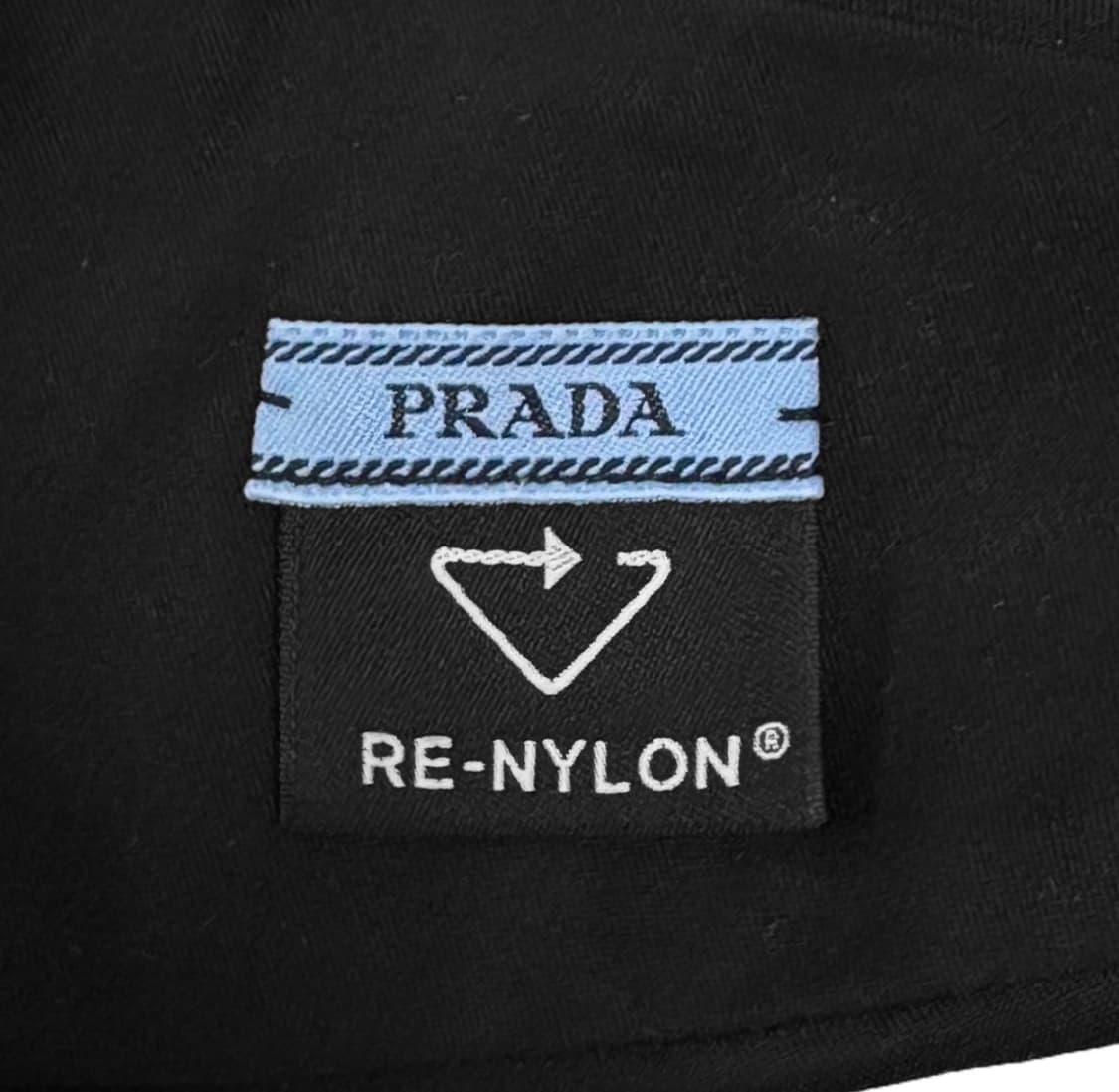 프라다 여성 리나일론 삼각로고 버클 헤어밴드 머리띠 블랙 1IE020 상품이미지9