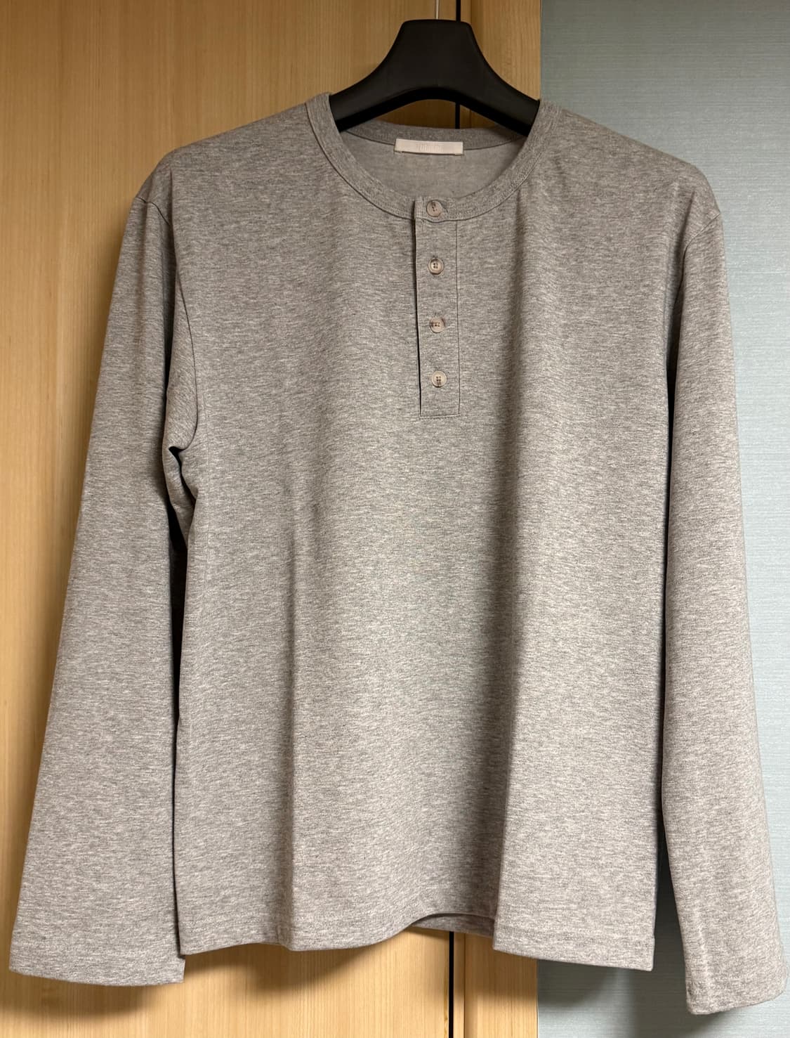 다이브인 헨리넥 롱슬리브 (1 사이즈) 상품이미지1