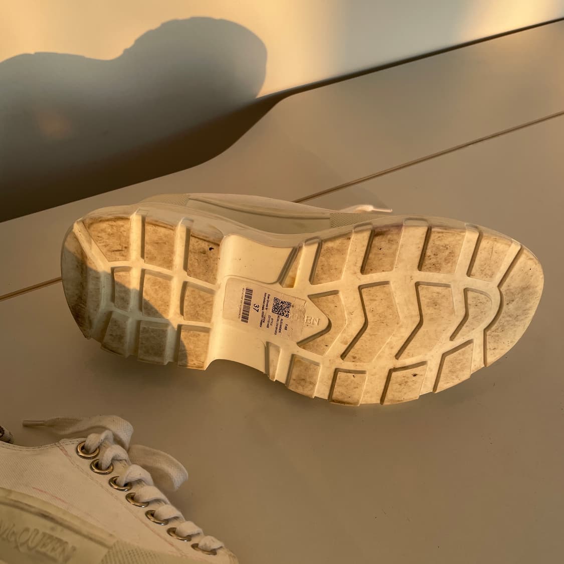 알렉산더 맥퀸 트레드 슬릭 로우탑 스니커즈 상품이미지8