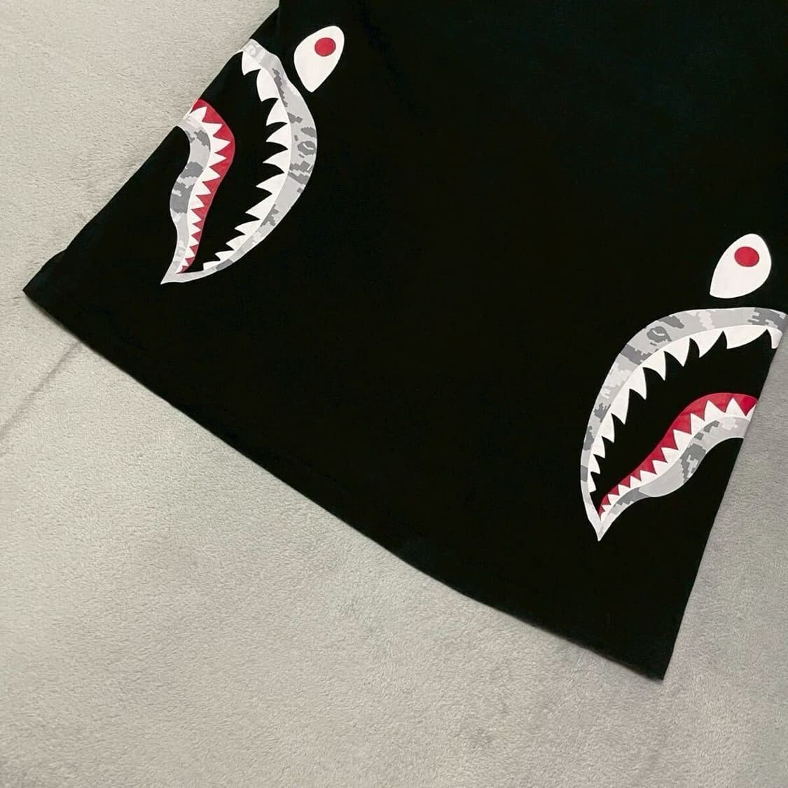 [L] BAPE 베이프 사이드 샤크 반팔 블랙 상품이미지6