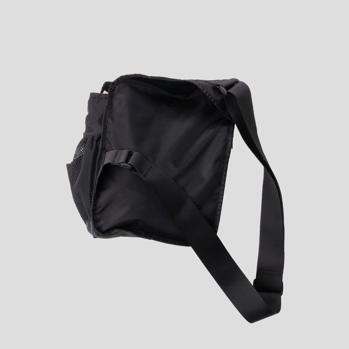 빔즈 x XS BAGGAGE 바디백 상품이미지2