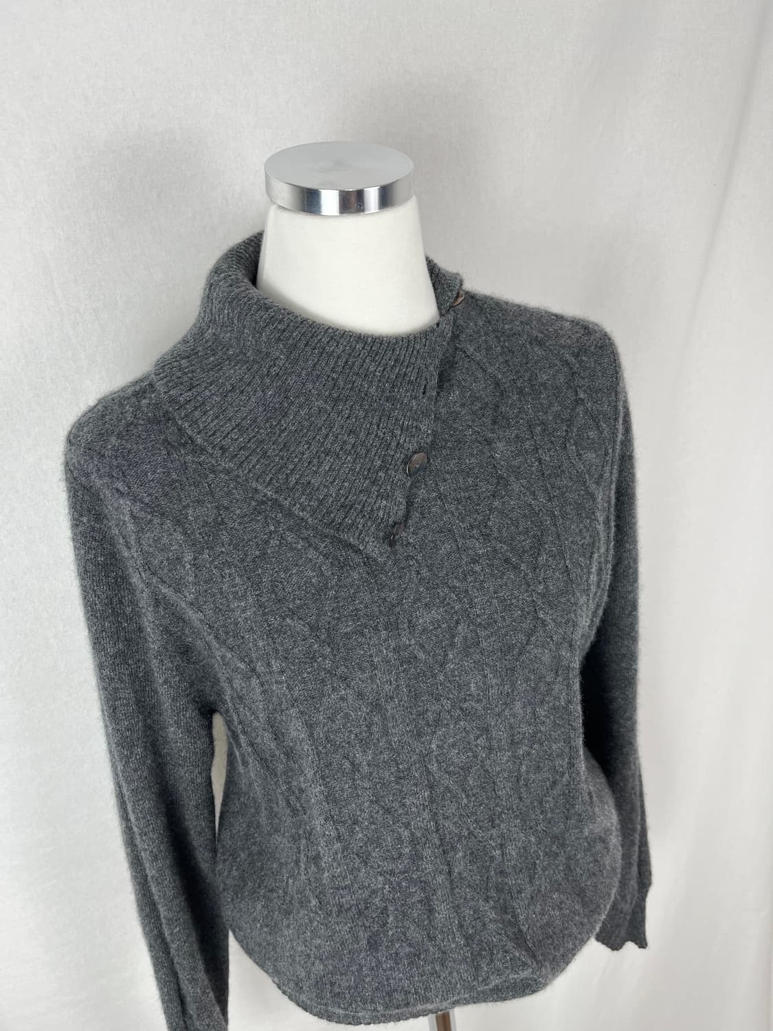 100% Cashmere 자개단추 니트  상품이미지2