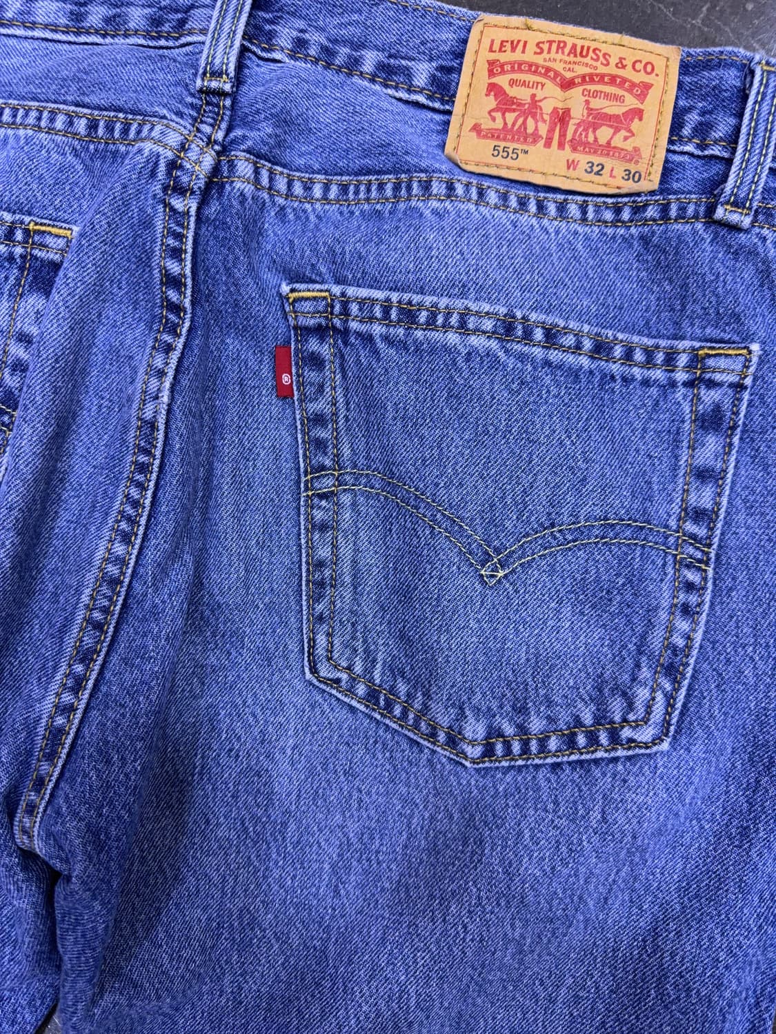 리바이스 555 릴렉스 스트레이트핏 워싱 진 데님팬츠 32 상품이미지7