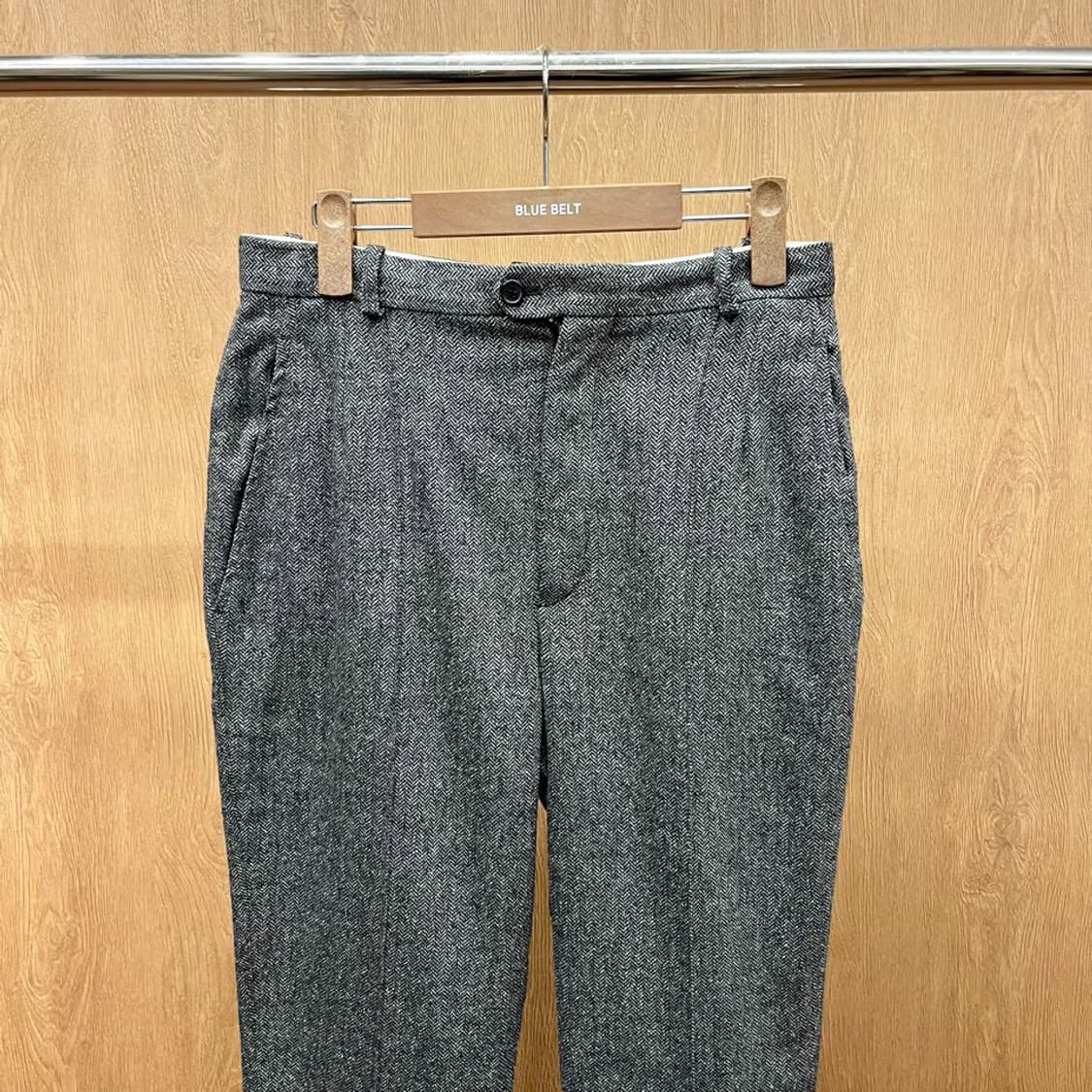 이자벨마랑 코튼 팬츠 헤링본 패턴 벨트 루프 디테일 배기핏 그레이 상품이미지4