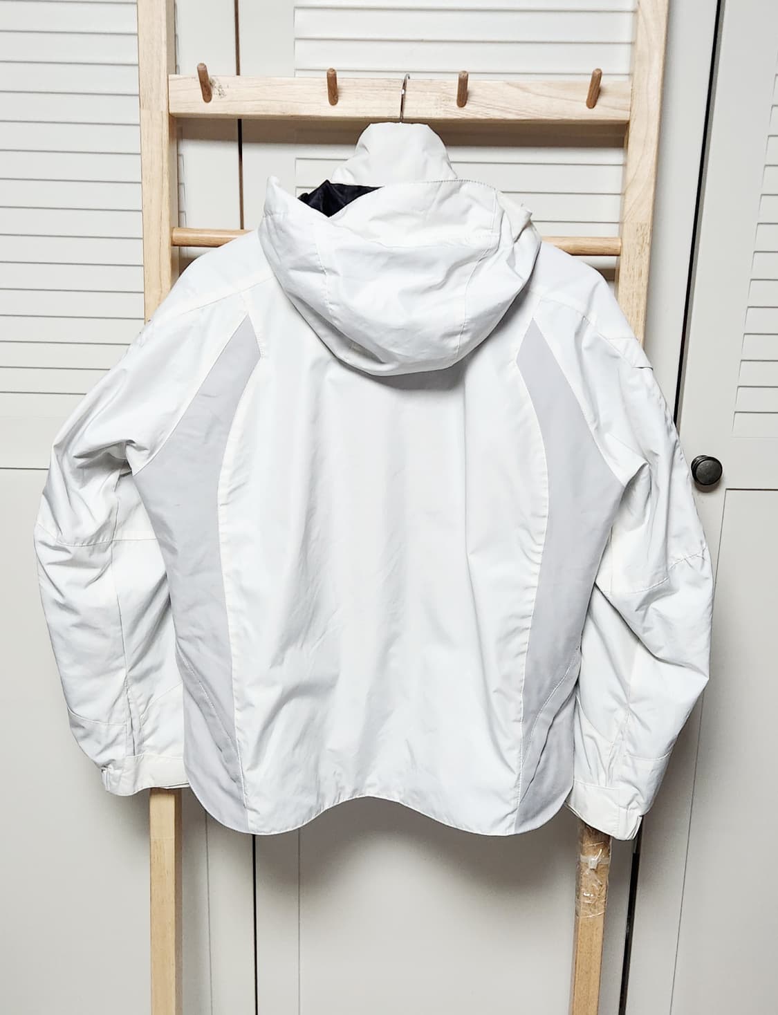 데상트 화이트 점퍼 바람막이 자켓 상품이미지4