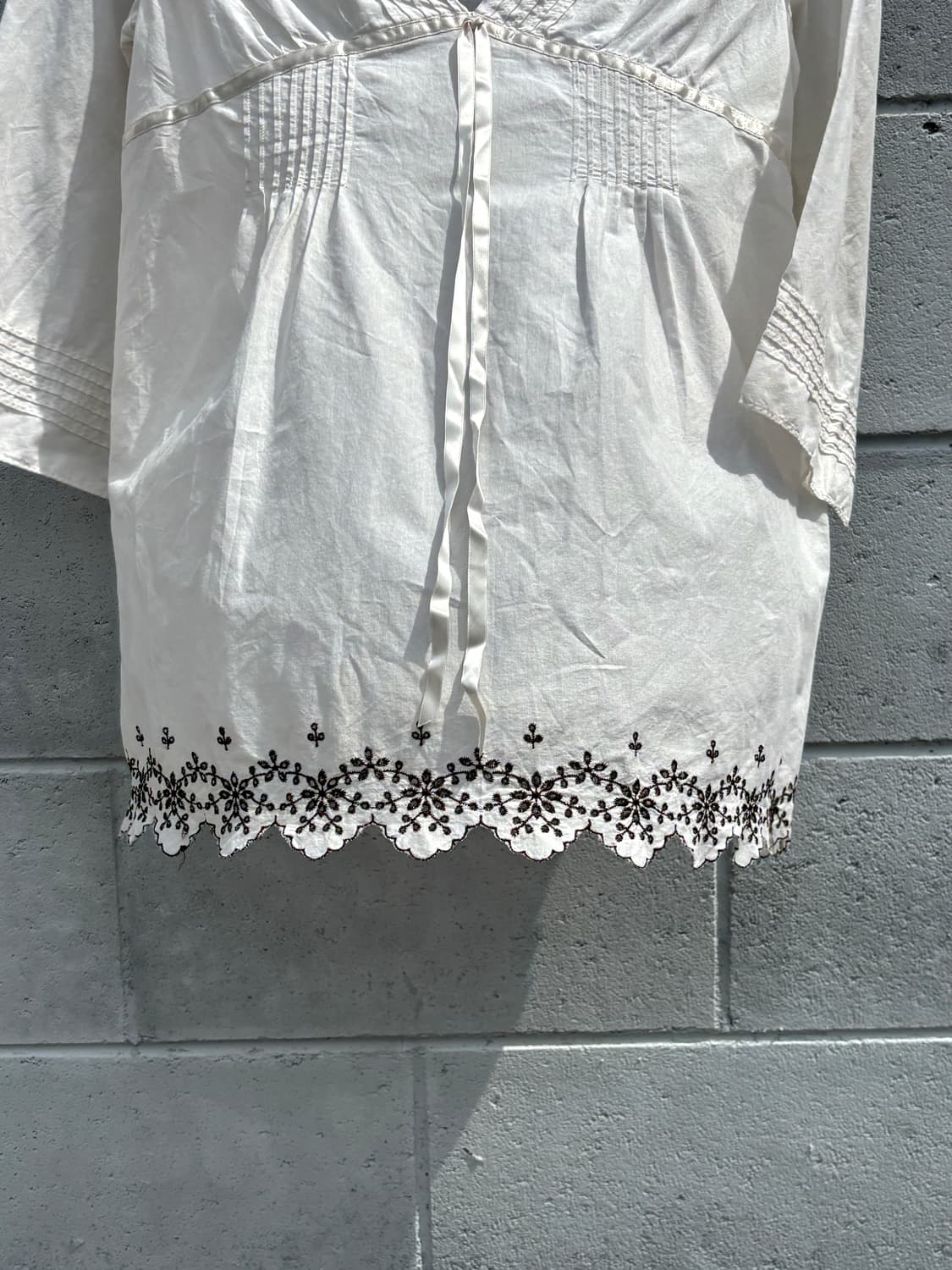 플라워 자수 핀턱 블라우스 상품이미지4