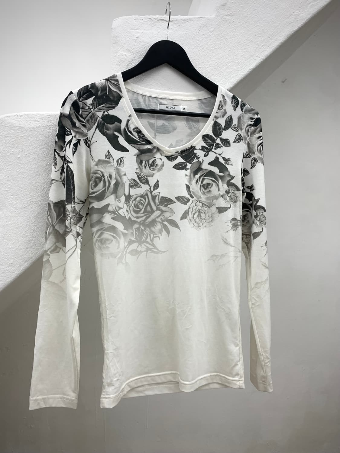 Midas rose print slim-fit cut sew   상품이미지1
