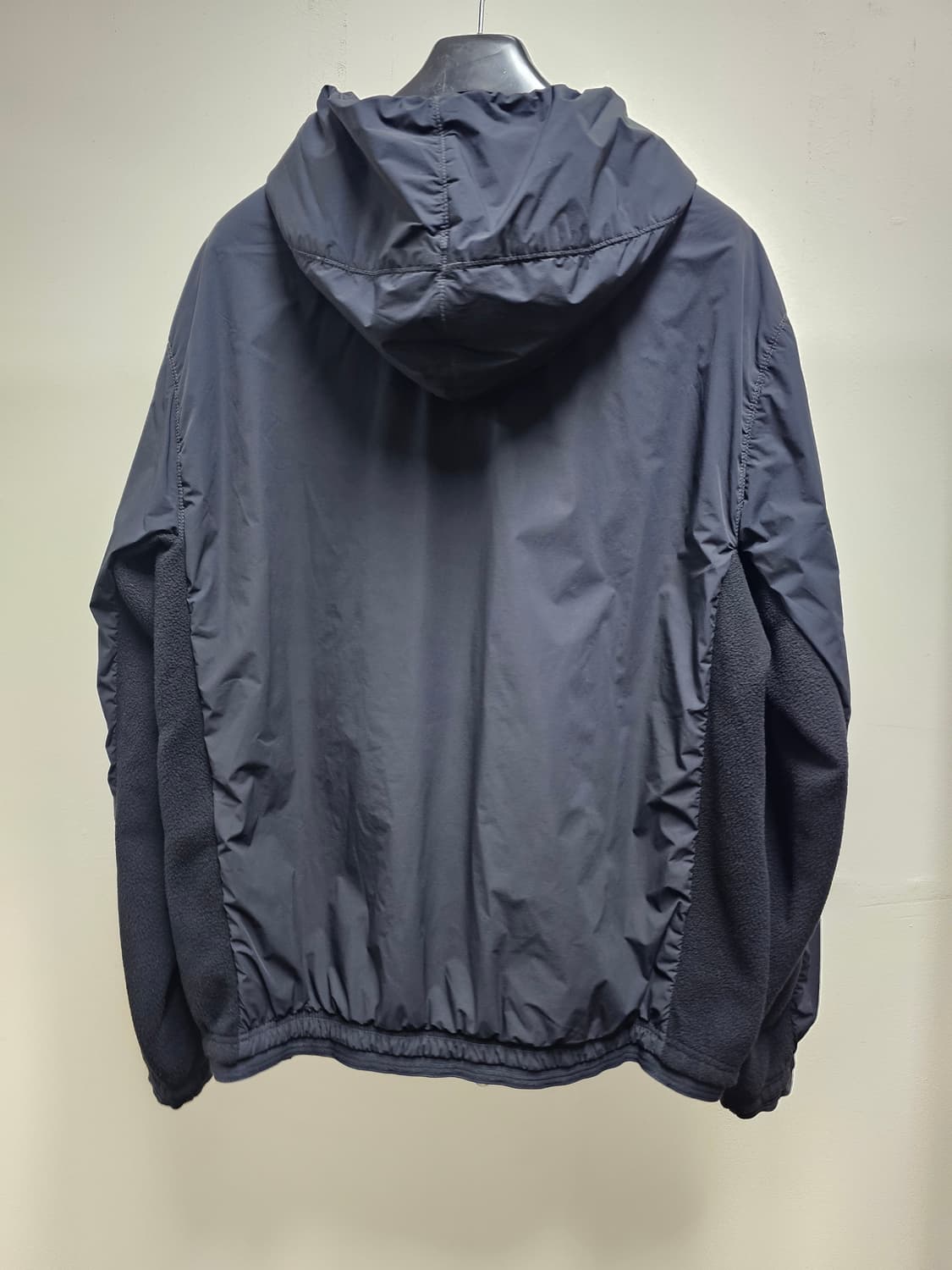 스톤아일랜드 스텔리나 컴포트 테크 폴라텍 후드 자켓 상품이미지2