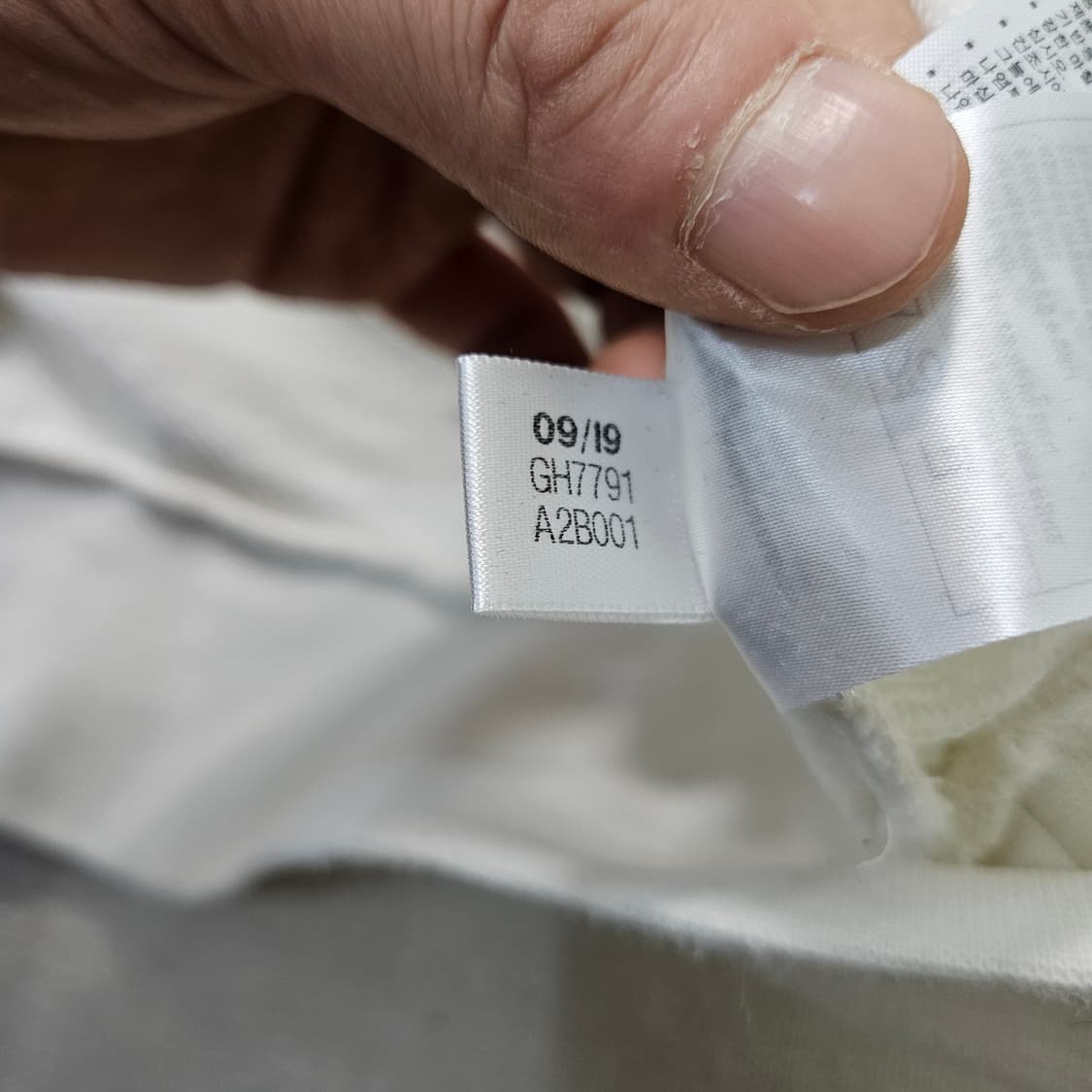 L 아디다스 리니어 크루 맨투맨 0324Y 상품이미지5