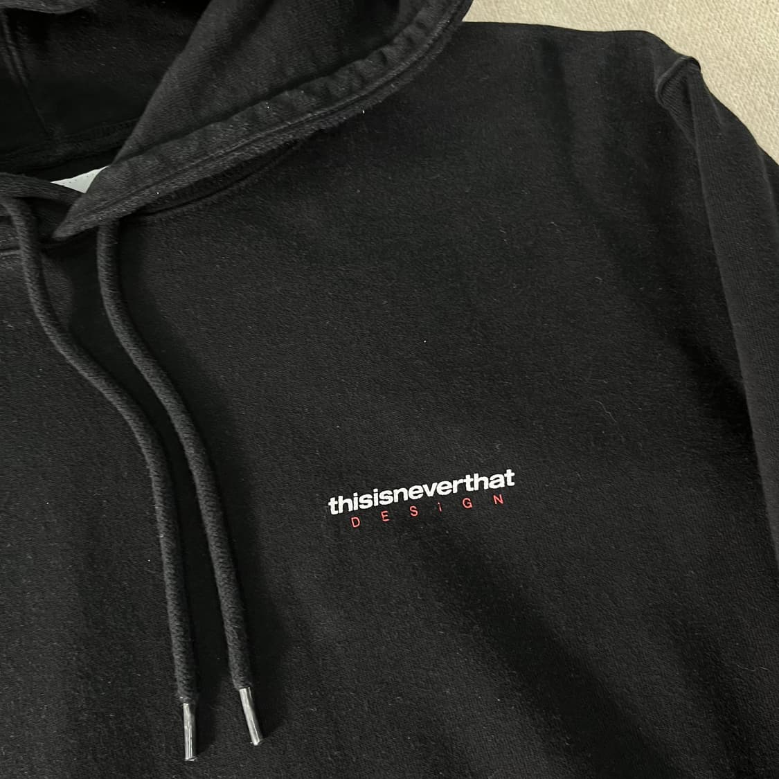 100 디스이즈네버댓 백로고 후드티  상품이미지3