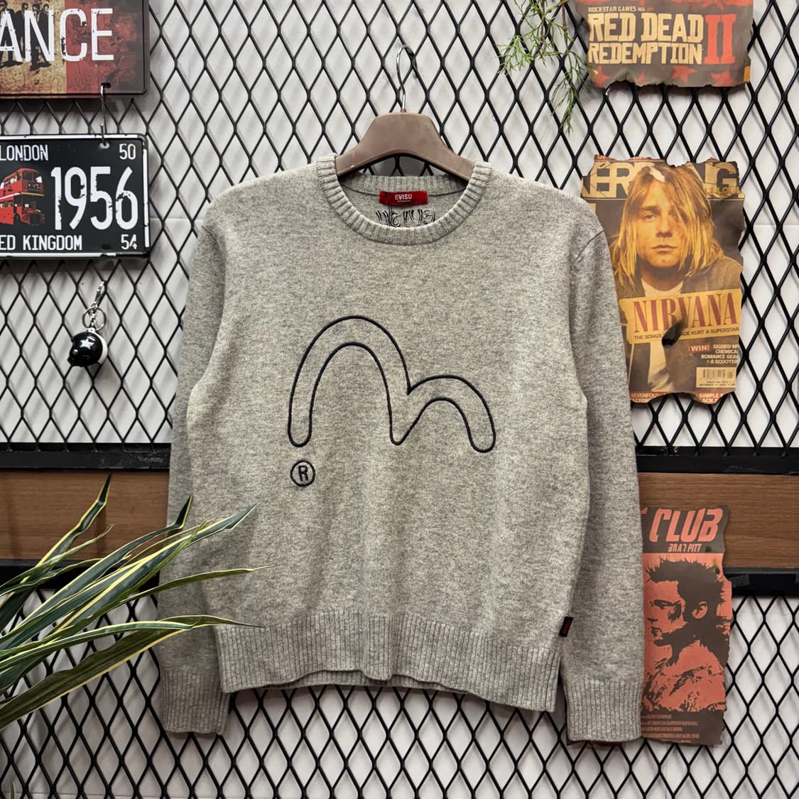 00s 에비수 라운드넥 니트 전면 자수 로고 포인트 그레이 상품이미지1