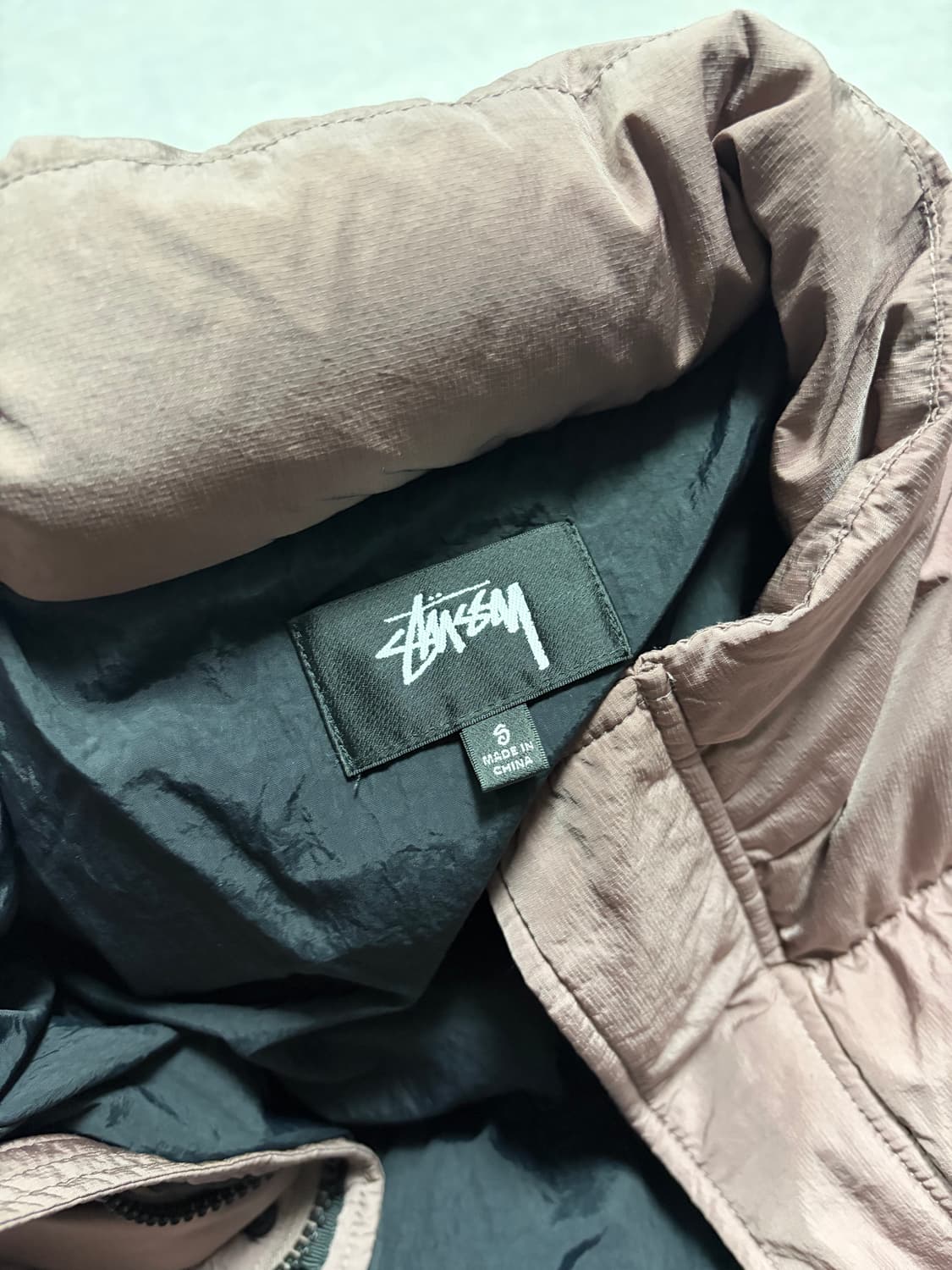 스투시 립스탑 다운 퍼퍼 패딩 자켓 로즈 22FW 상품이미지5