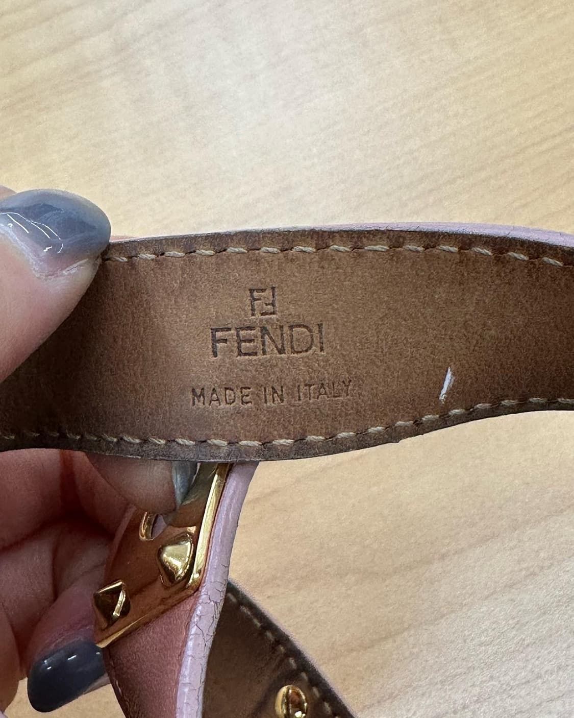 펜디 핑크 레더 골드 커프 상품이미지6