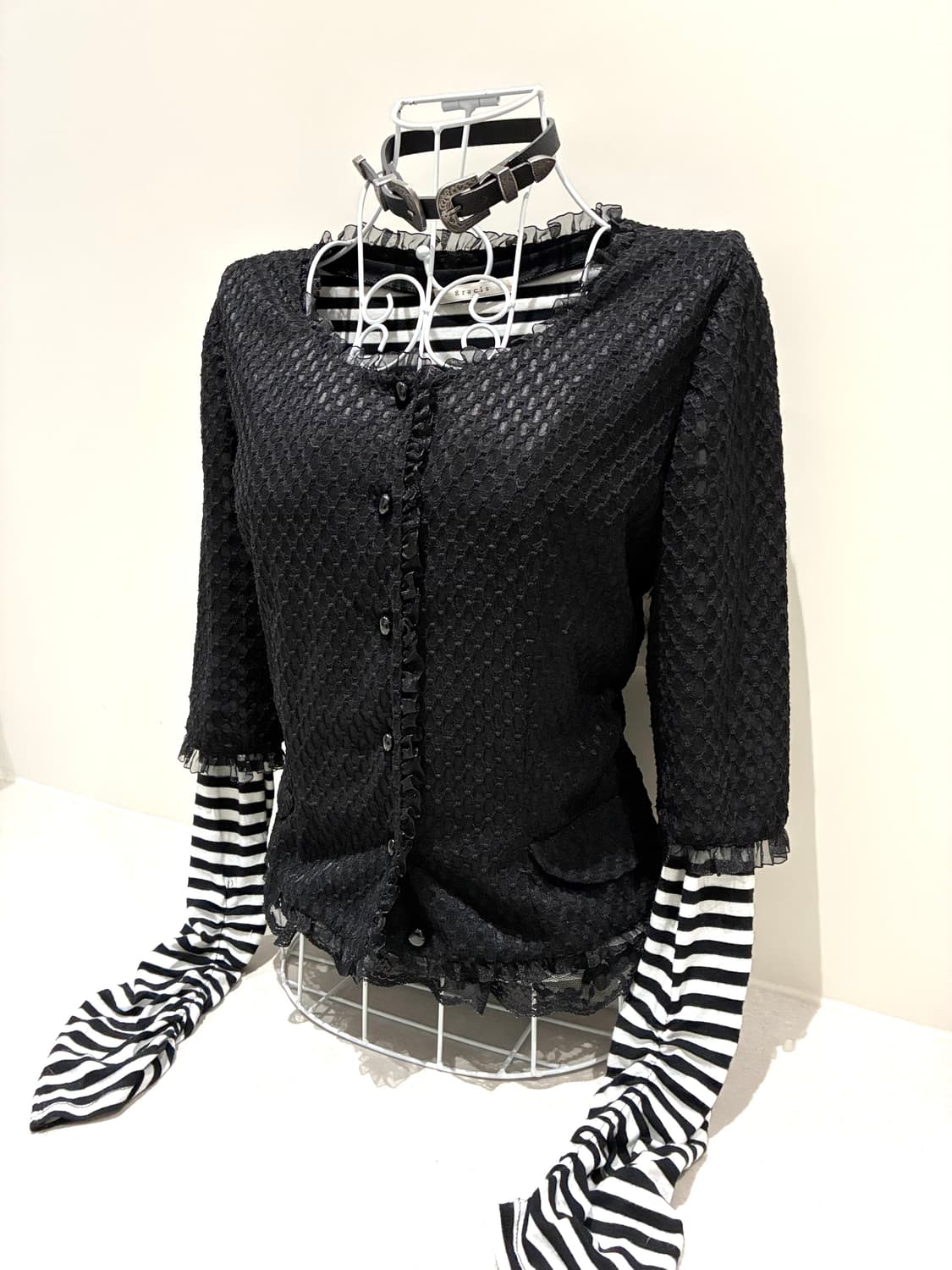 블랙 프릴 자켓 + 셔링 롱슬리브 상품이미지5