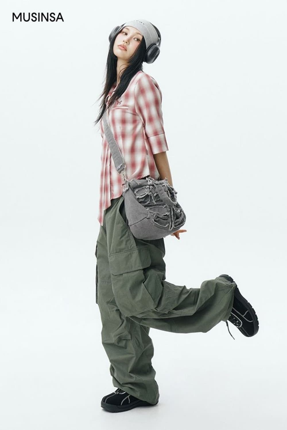 Leey 엘이이와이 데미지 멀티 포켓 카고백 차콜 상품이미지4