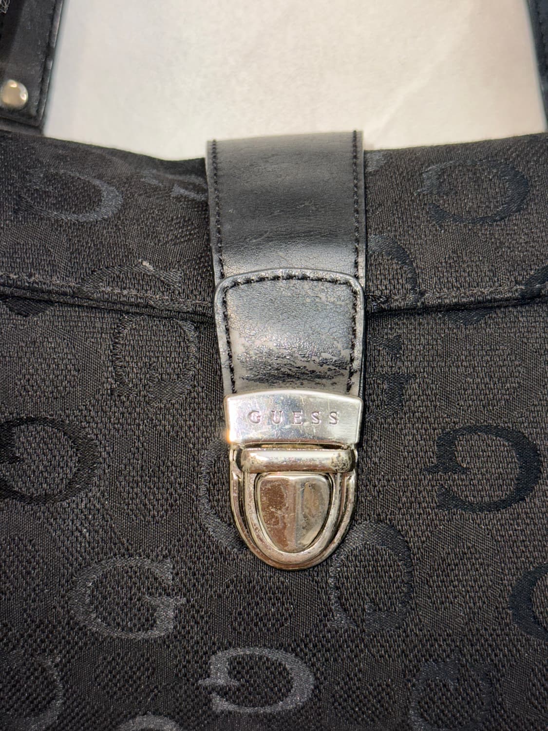Guess black logo buckle shoulder bag 상품이미지6