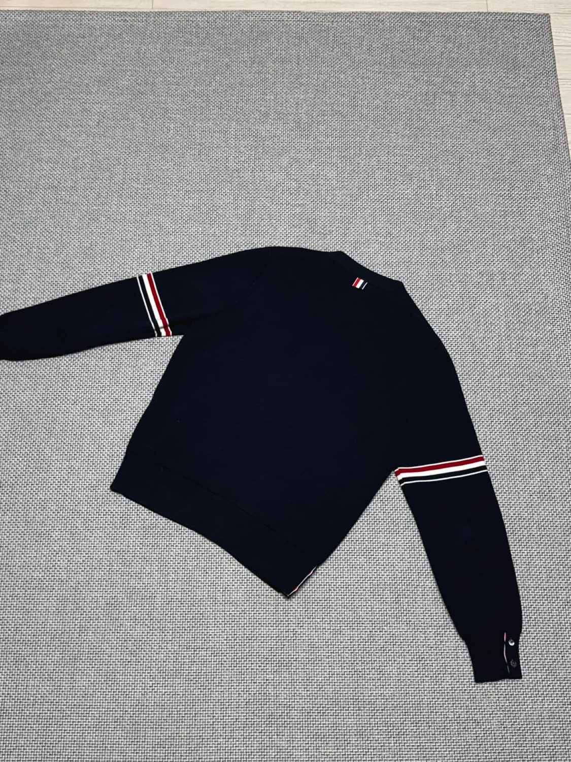 톰브라운 암밴드 밀라노스티치 가디건 상품이미지6