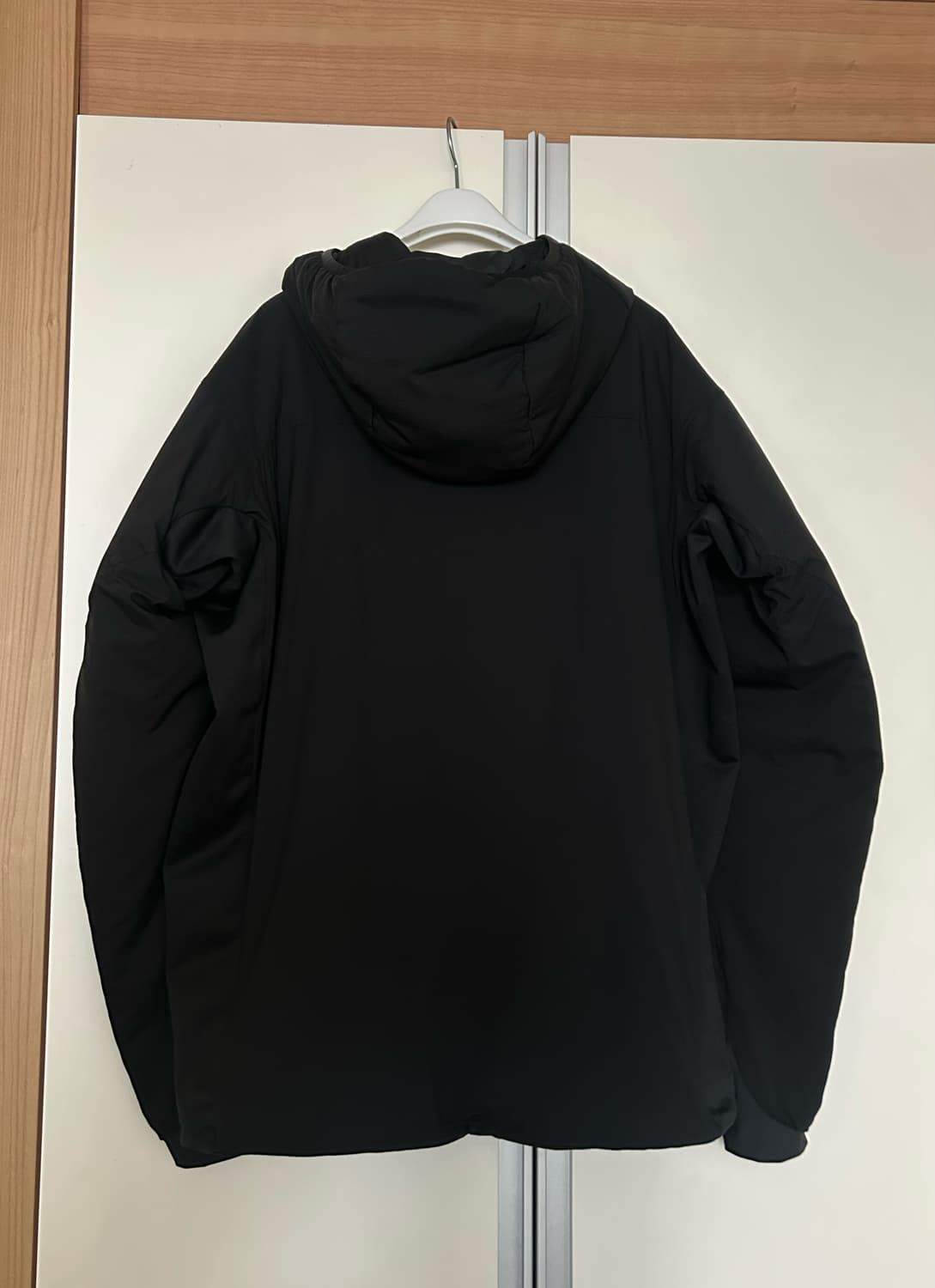 아크테릭스 아톰 LT 블랙 후드 자켓 상품이미지2