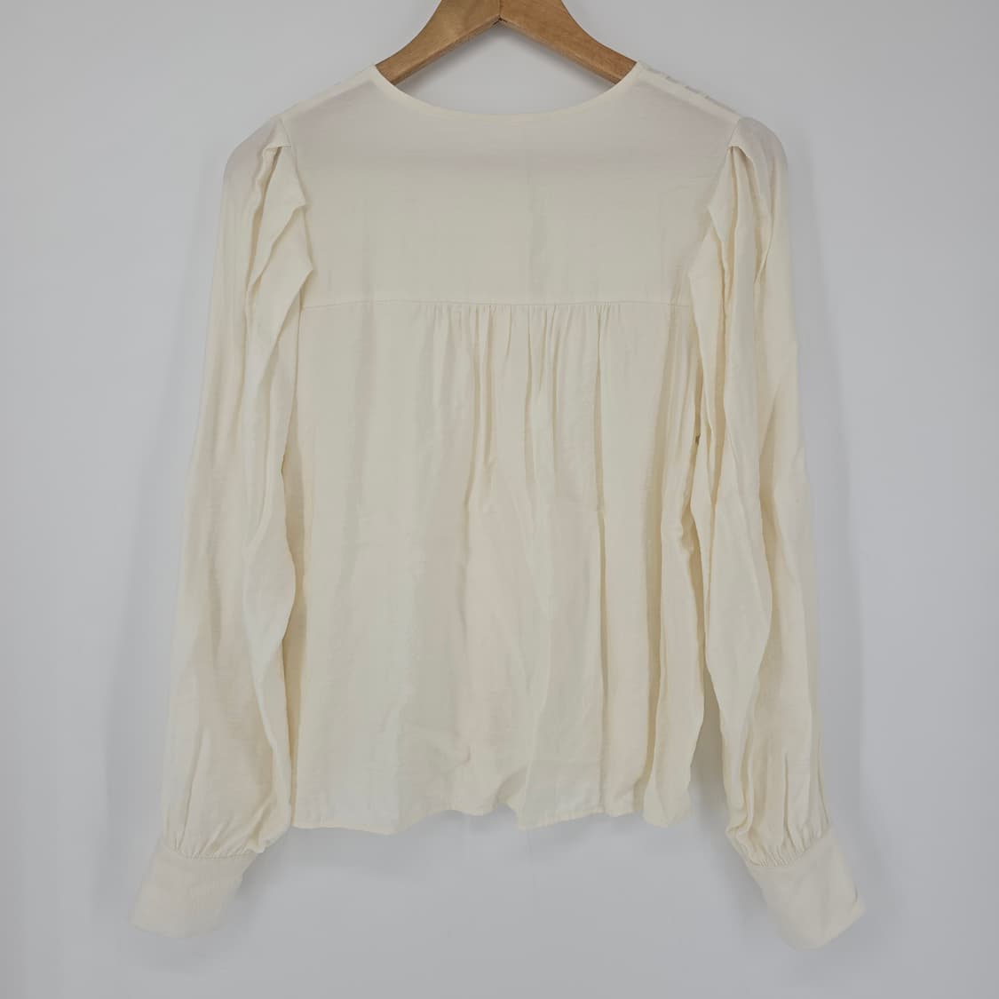 SLOWB 아이보리 퍼프 긴팔 블라우스 상품이미지7