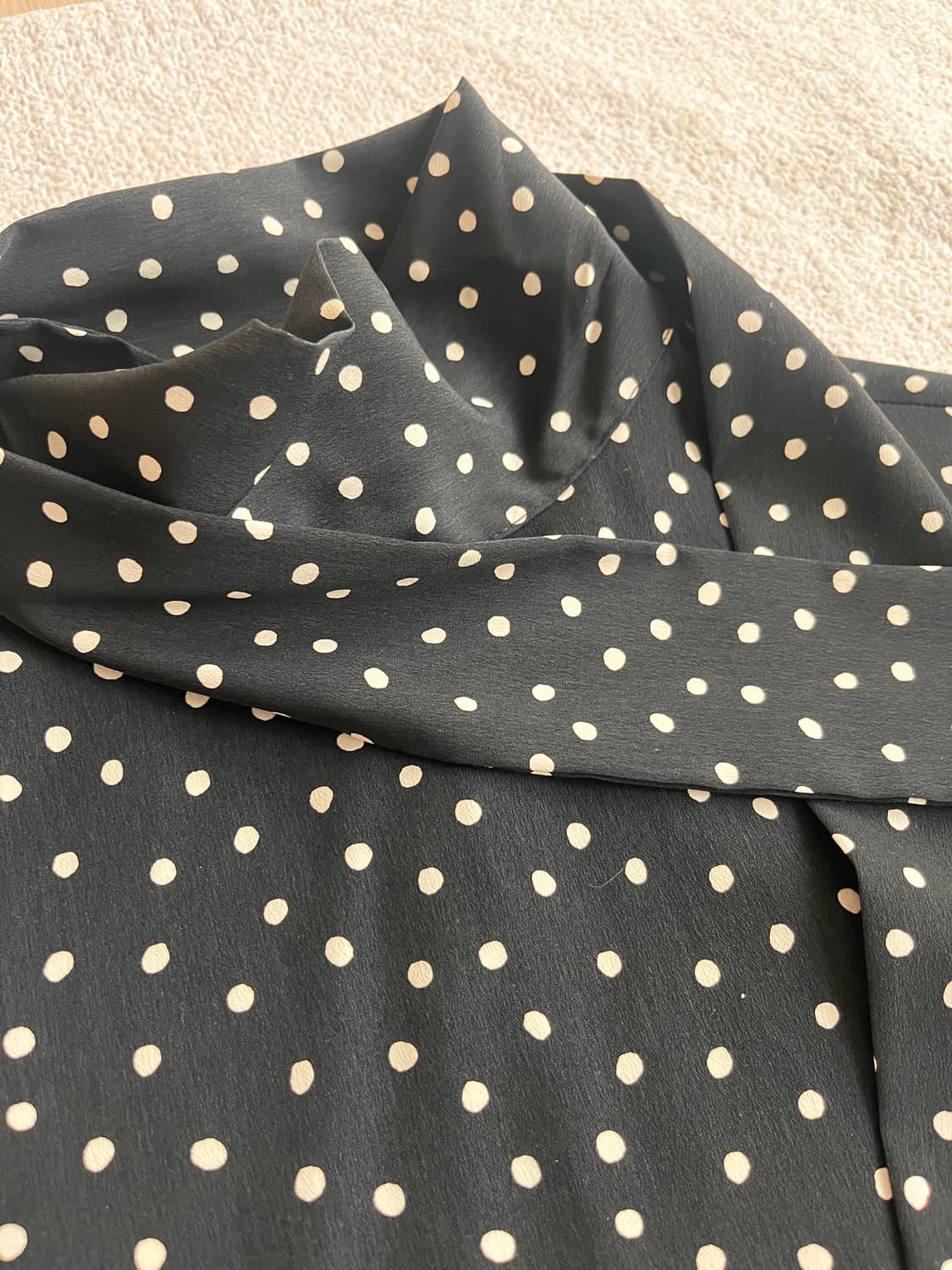 하이넥 도트블라우스 상품이미지2