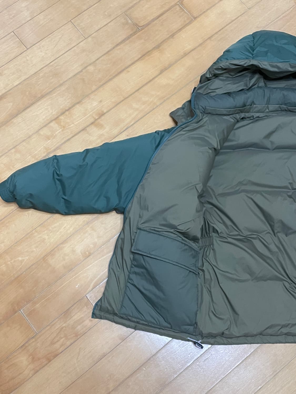 유니클로 jw 앤더슨 리버시블 패딩 상품이미지4