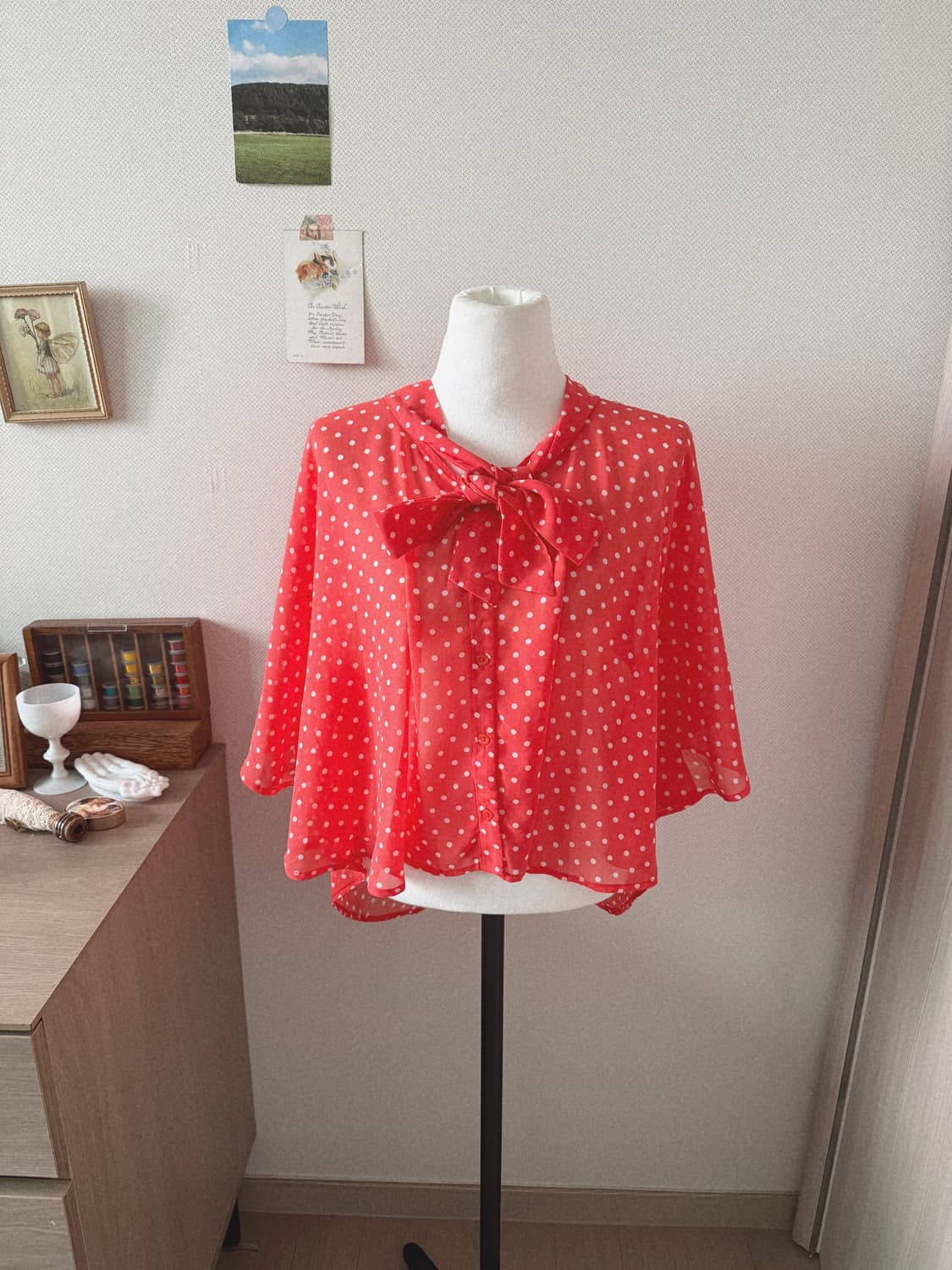 레드 도트 케이프 블라우스 상품이미지2