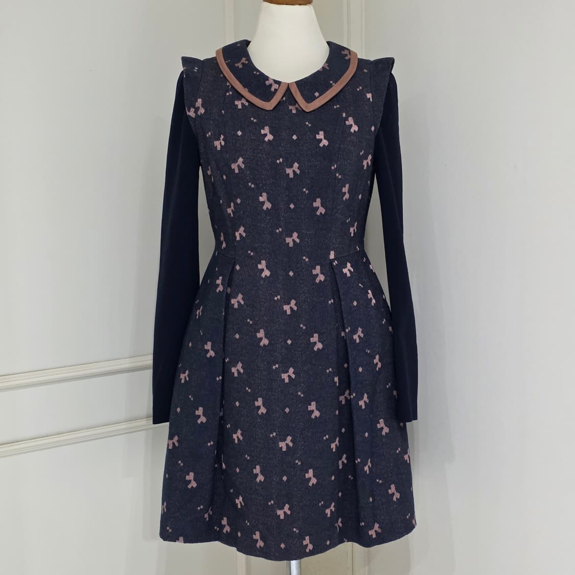 on&on) 빈티지 로맨틱 로리타st 2010s 리본패턴 카라 긴팔원피스 상품이미지1