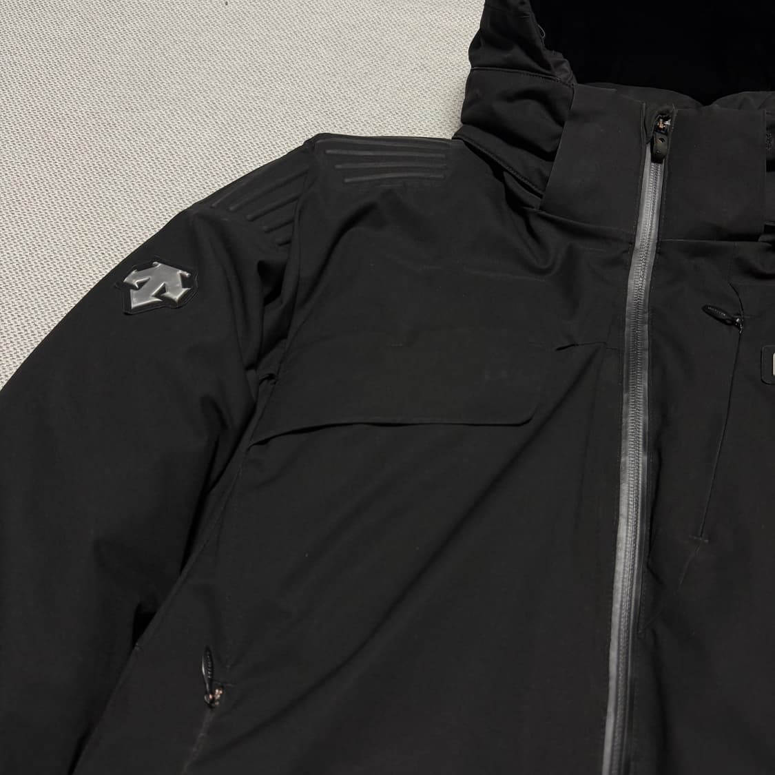 데상트 사이드로고 덕다운 패딩 자켓 상품이미지2