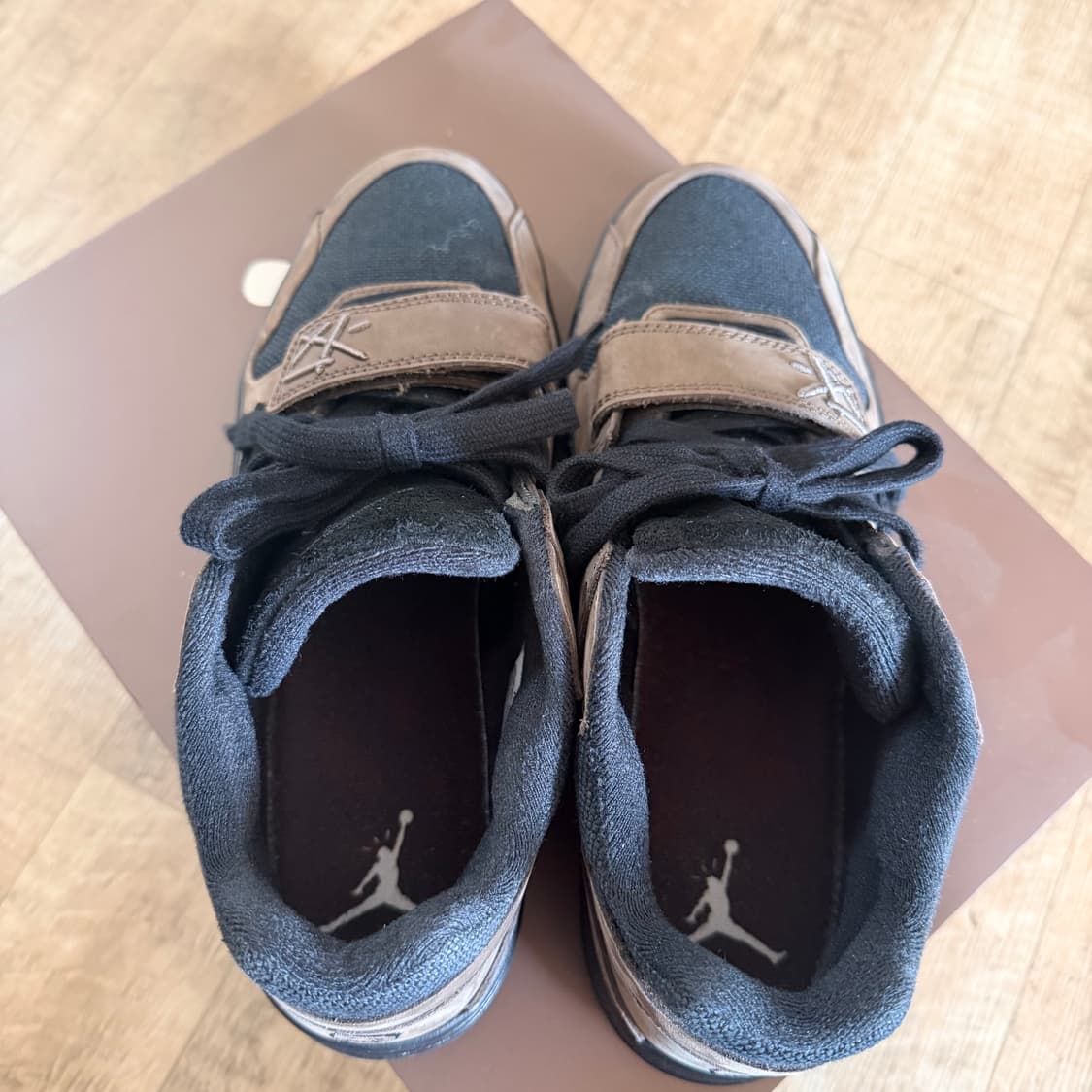 [275] 조던 x 트래비스 스캇 점프맨 잭 TR 블랙 앤 다크 모카 상품이미지7