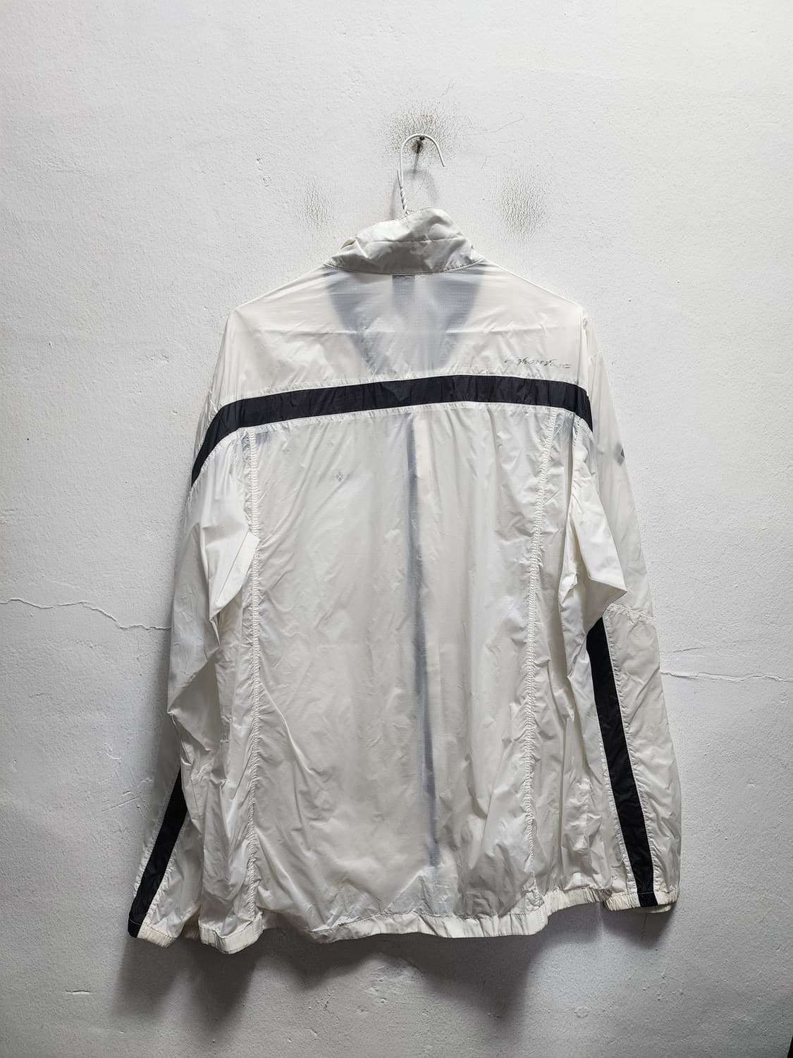 몽벨 화이트 바람막이 자켓 XXL 상품이미지3