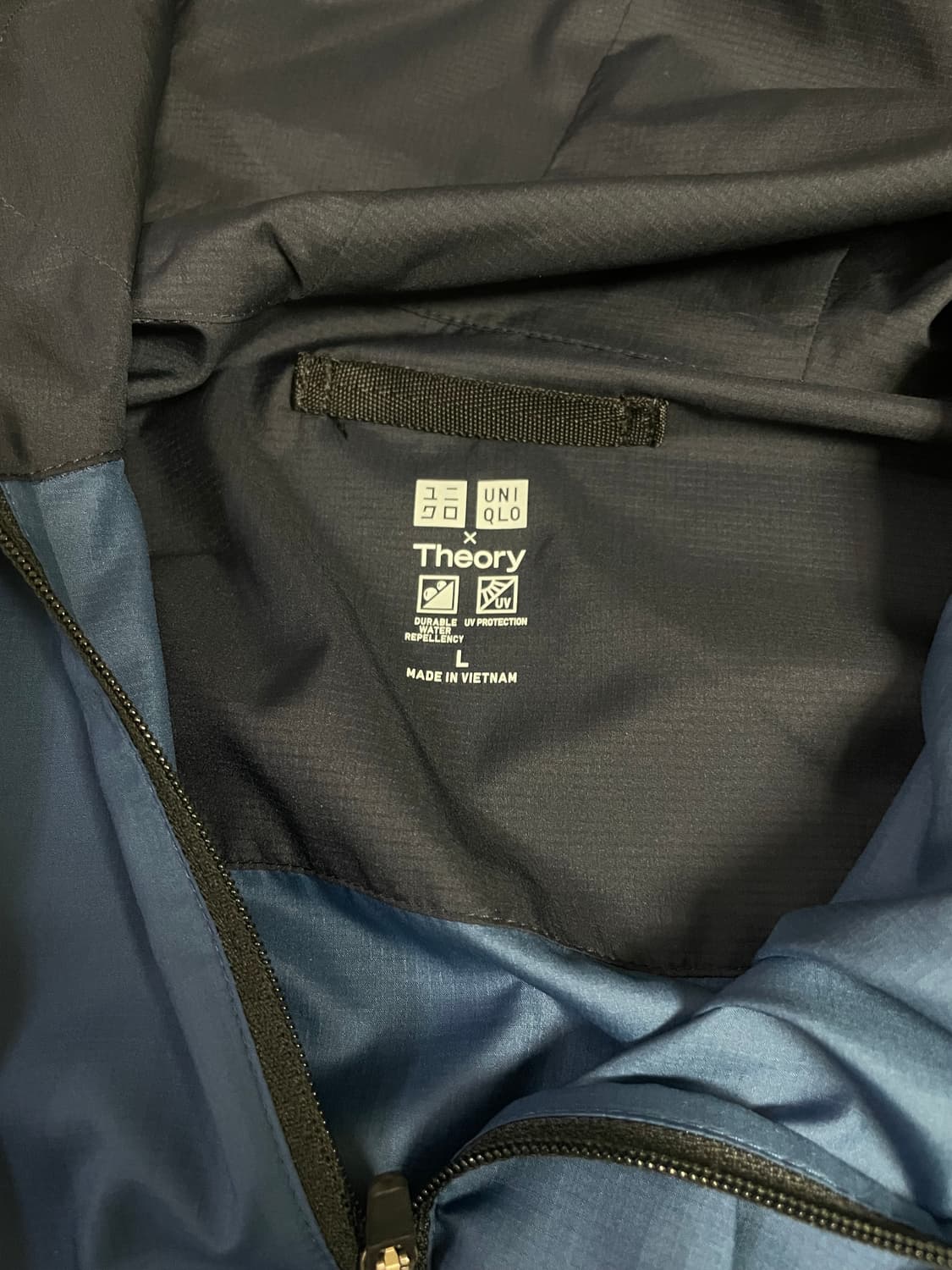 유니클로 x 띠어리 포켓터블 경량 바람막이 파카 L 상품이미지3