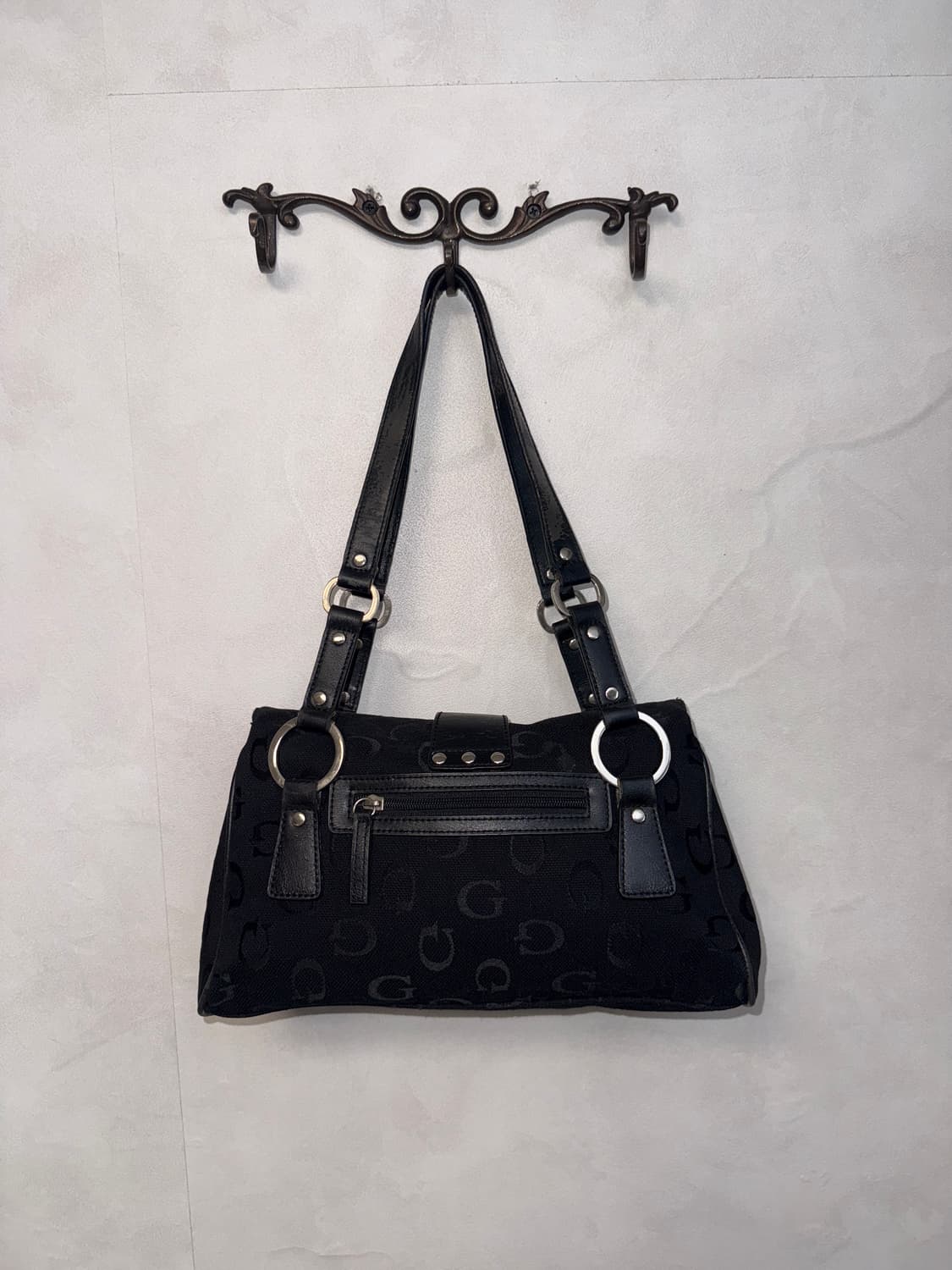 Guess black logo buckle shoulder bag 상품이미지4