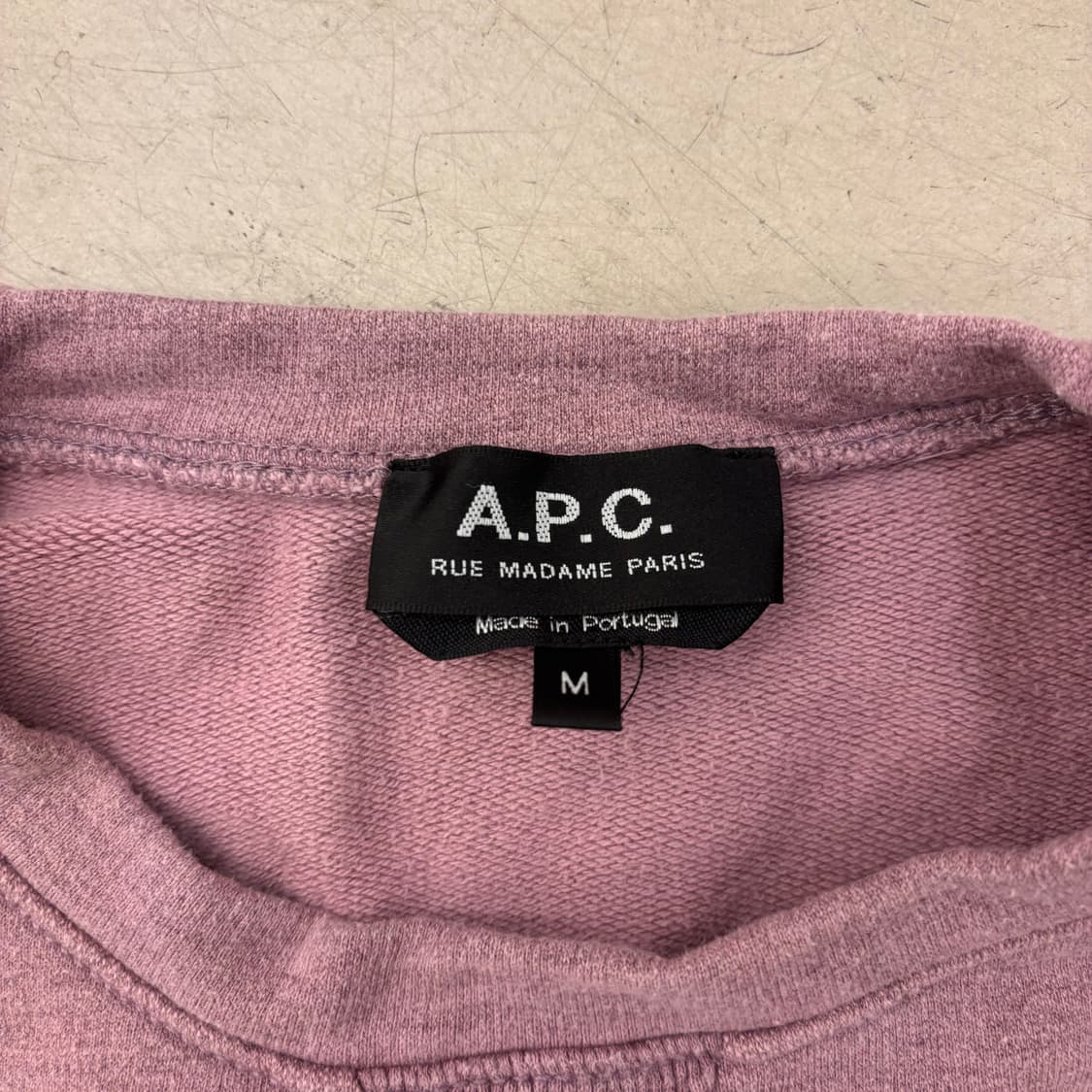 아페쎄 퍼플 포켓 맨투맨 상품이미지3