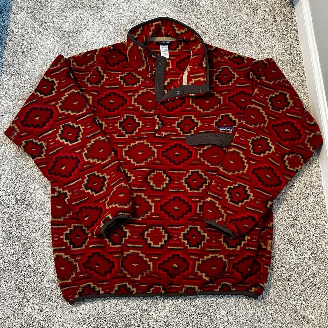 10s 파타고니아 신칠라 스냅-T 레드 사우스웨스턴 지오메트릭 패턴 상품이미지1