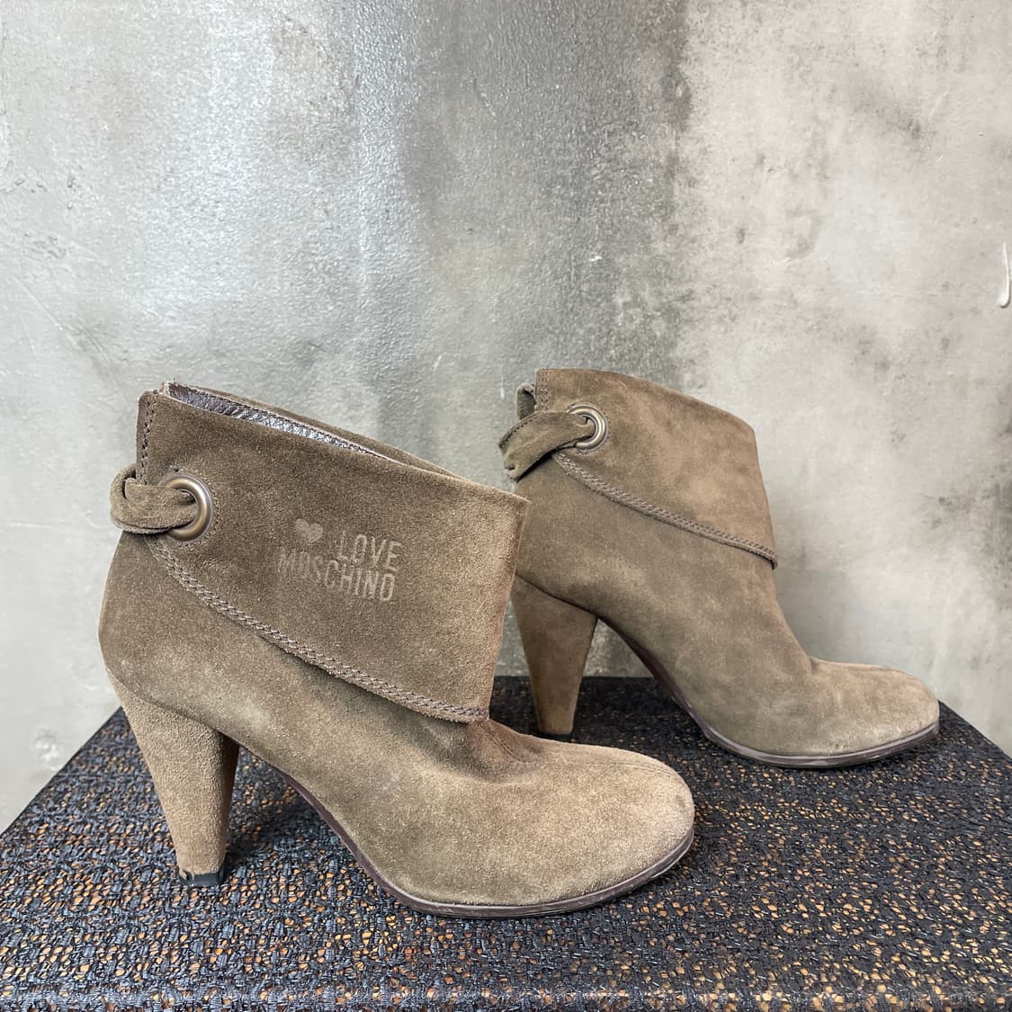 모스키노 스웨이드 힐 상품이미지4