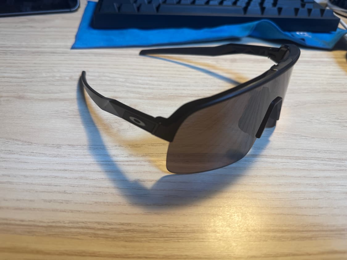 오클리 수트로 라이트 프리즘 블랙 팝니다(실내 시착 1회) 상품이미지3