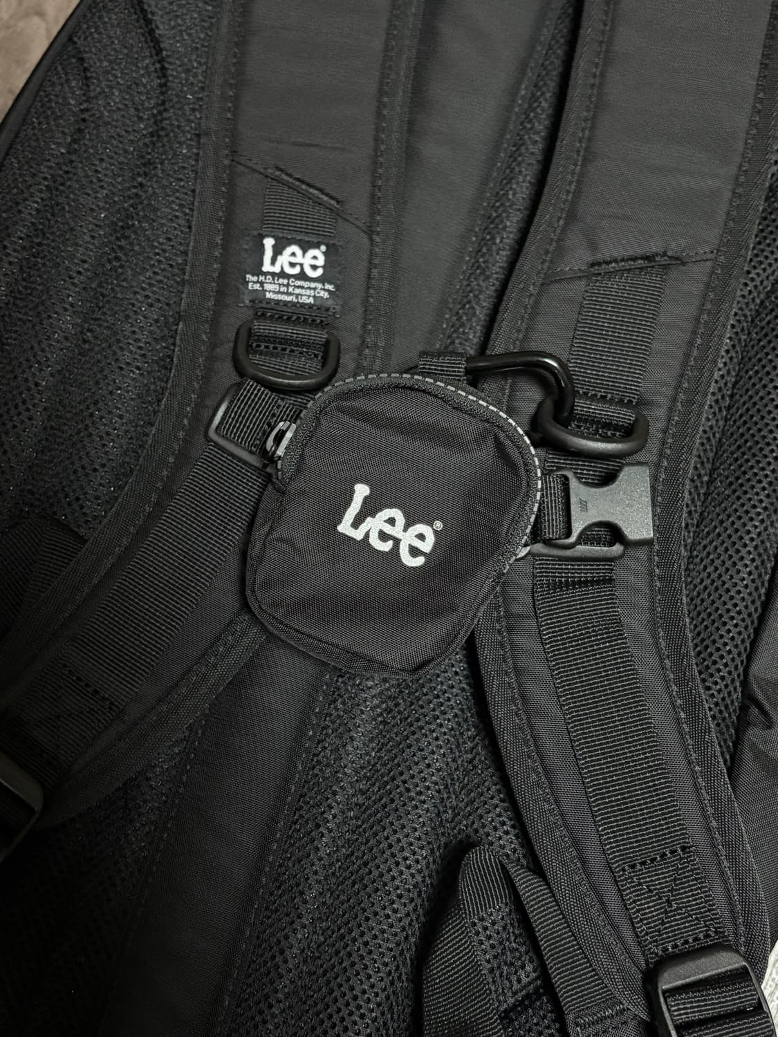 Lee 에어리 백팩 22L 블랙 상품이미지2