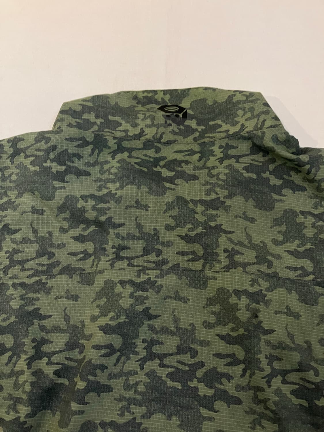 마운틴 하드웨어 카모 유틸리티 바람막이 상품이미지5