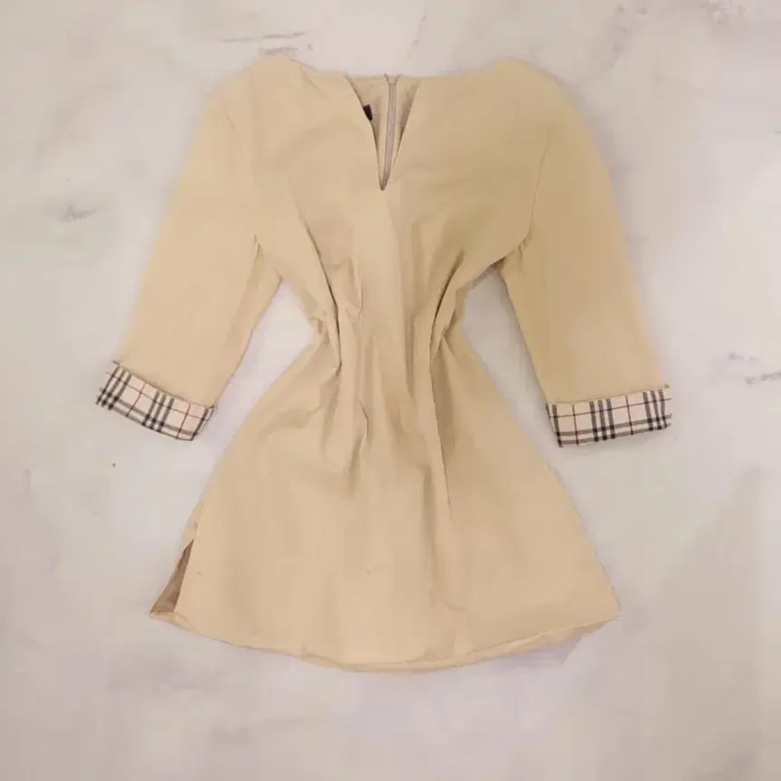 버버리 런던 체크 커프스 반팔 튜닉 블라우스 55 상품이미지5