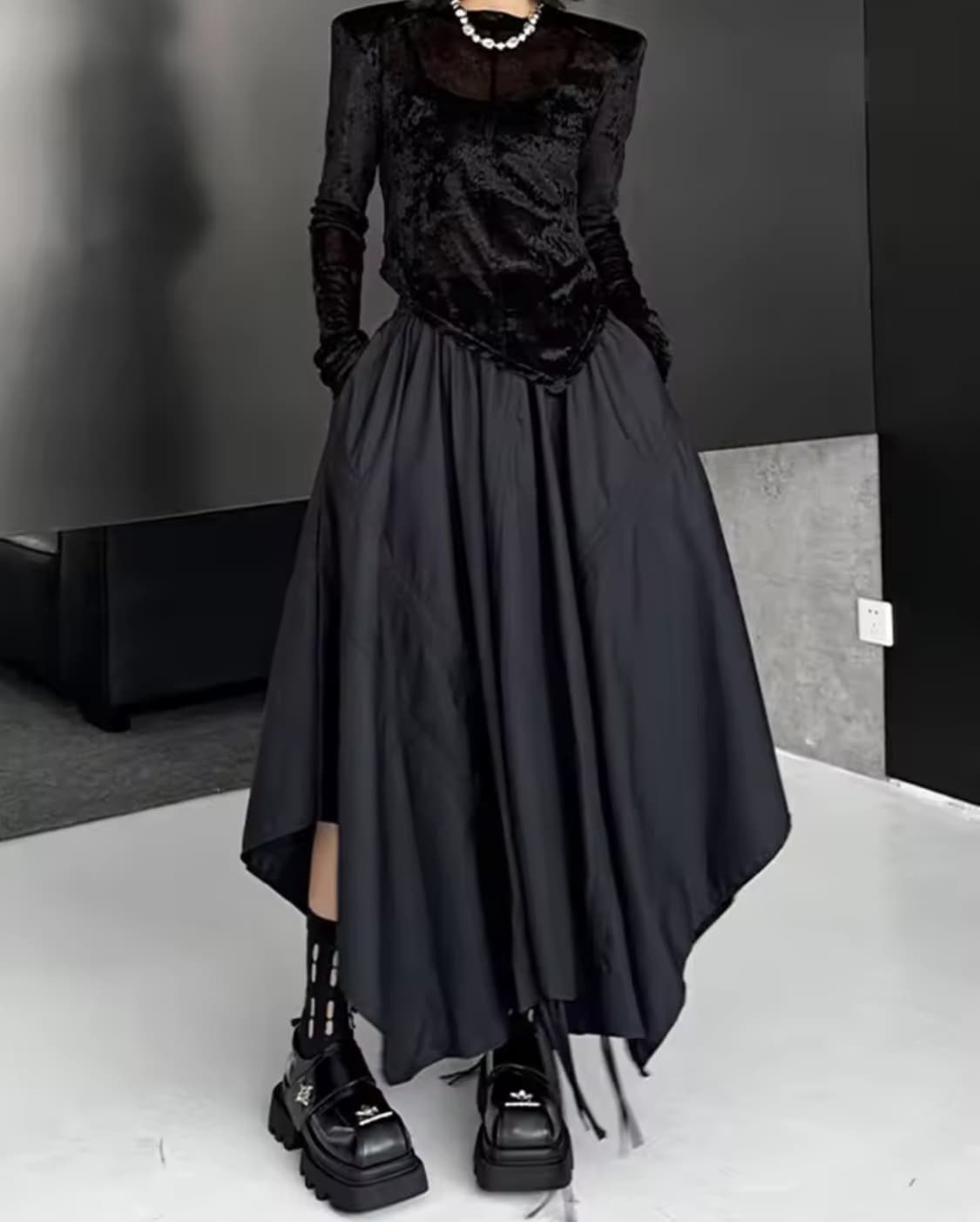 언발란스 드로스트링 드레이핑 롱 스커트 블랙  상품이미지5