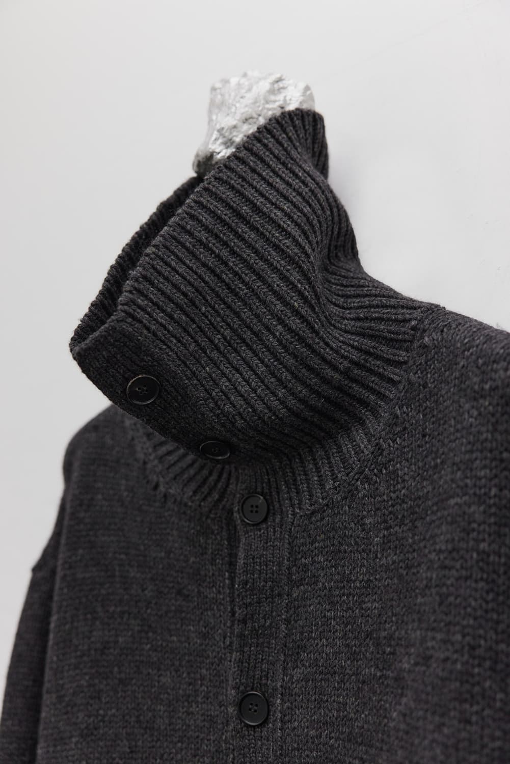 [YOUTH] Heavy-weight Knit Cardigan 상품이미지7