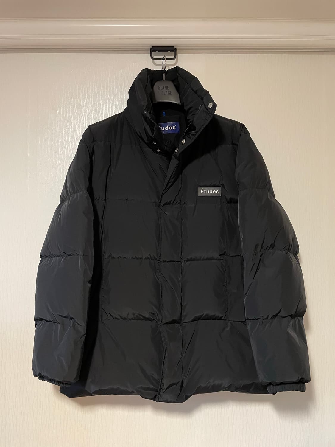 에뛰드(ETUDES) 덕다운 패딩 블랙 L 사이즈 판매합니다 상품이미지1